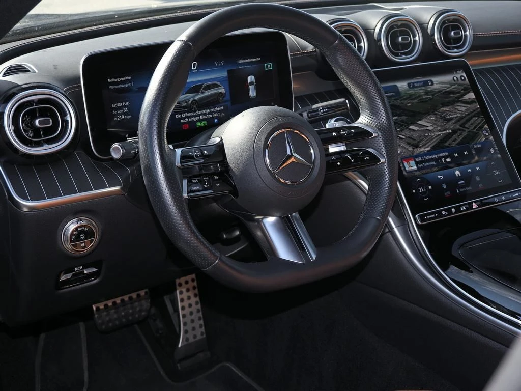 Mercedes-Benz-C-Klasse 300-image-8