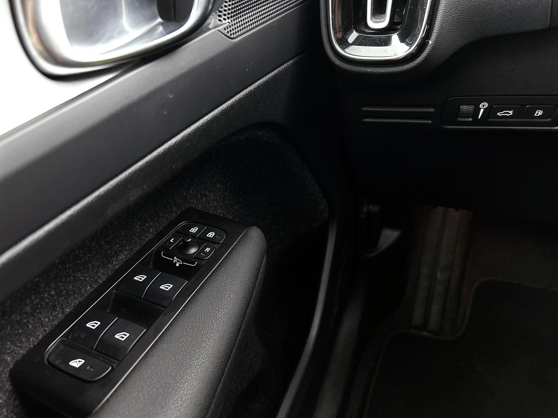 Volvo-XC40-image-32