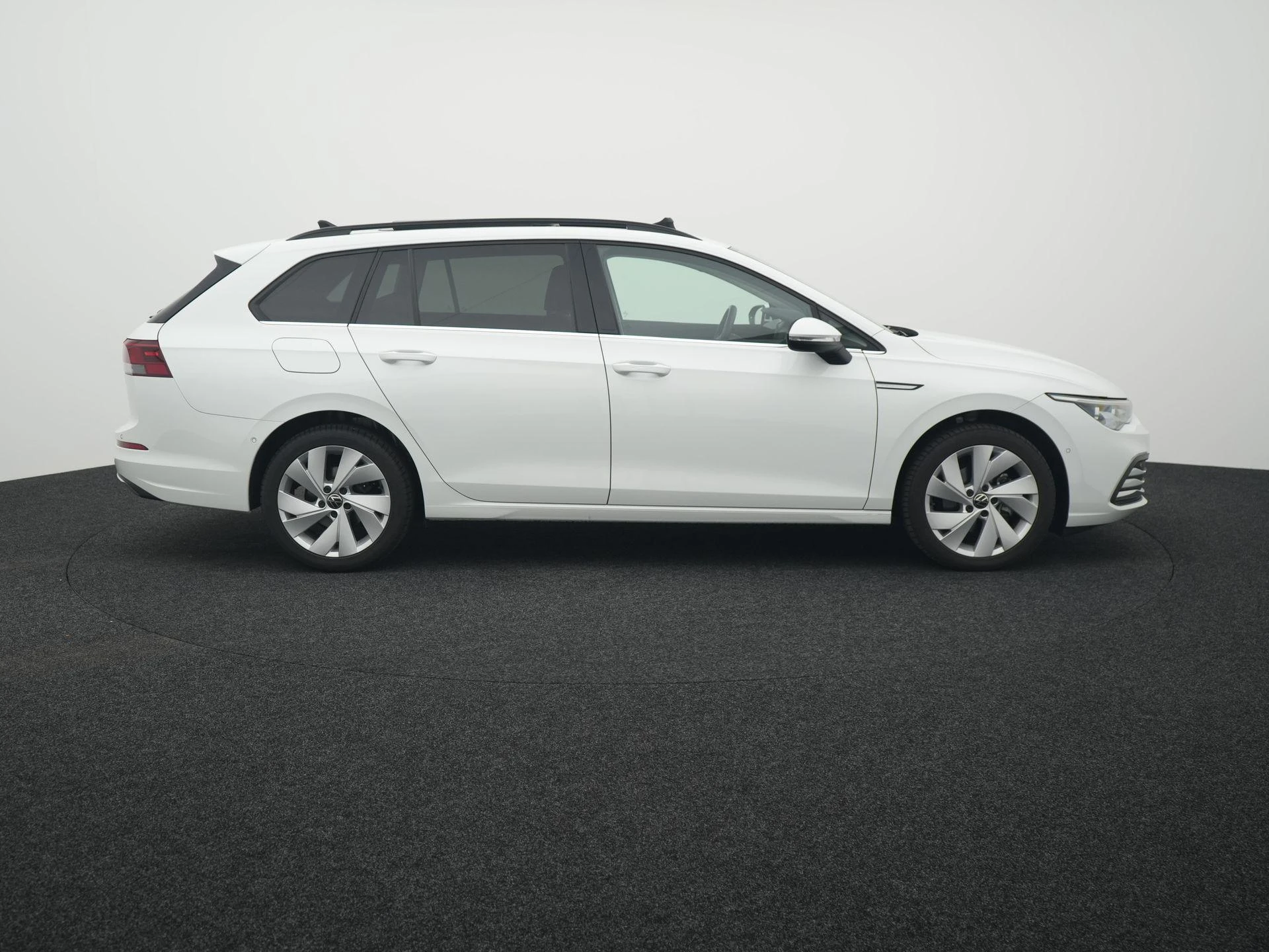 Volkswagen-Golf-image-5