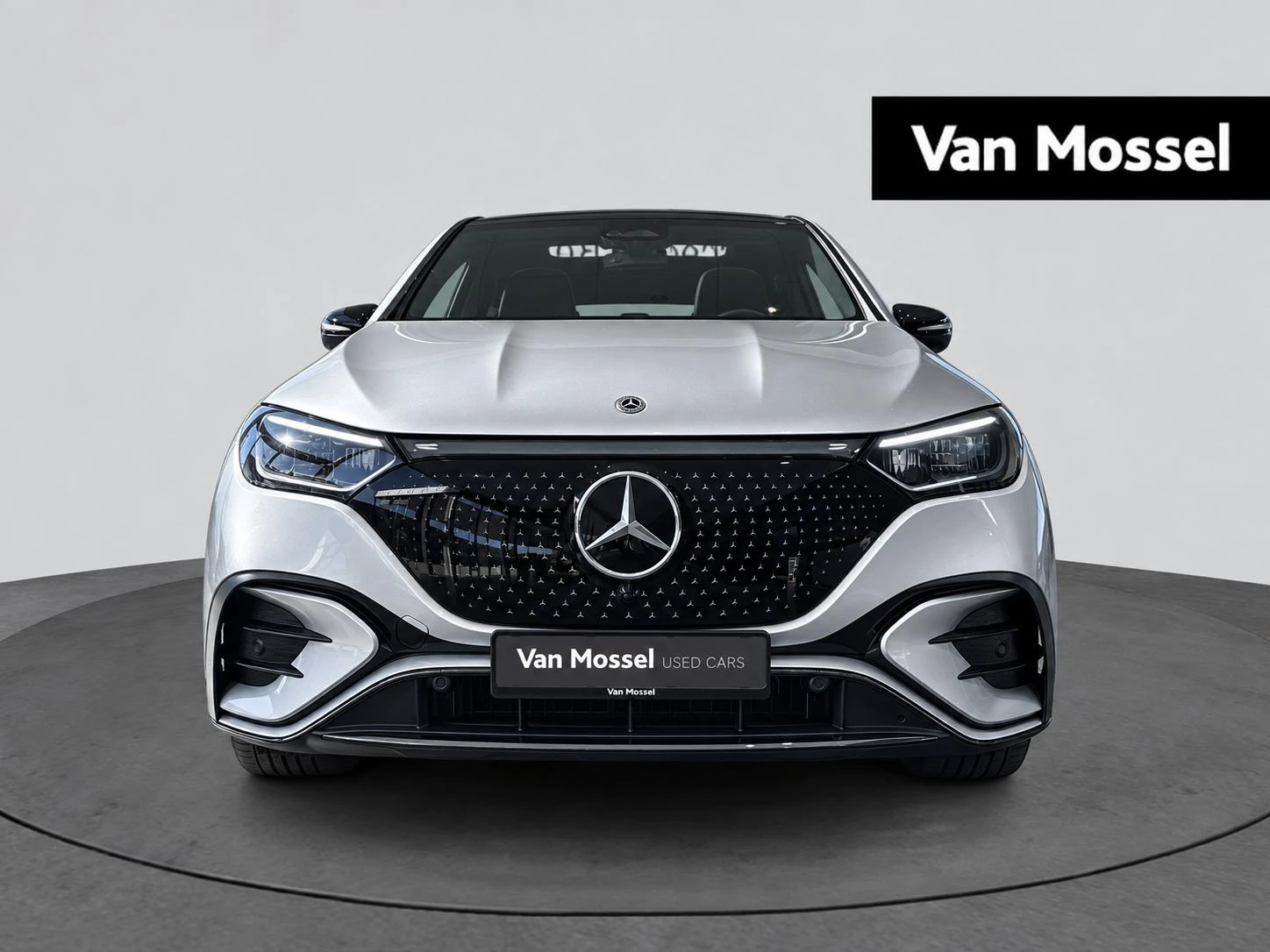 Mercedes-Benz-EQE-image-4