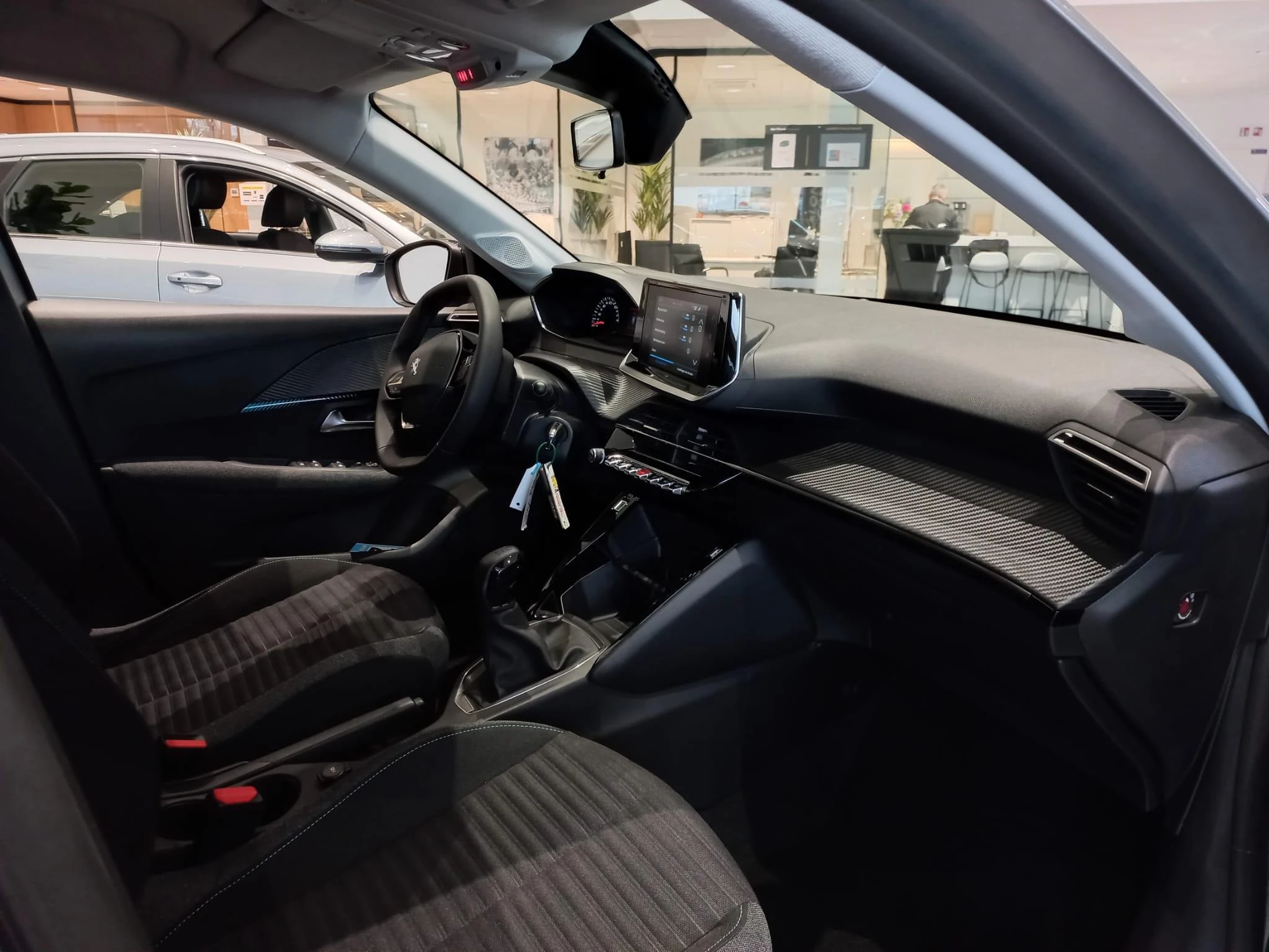 Peugeot-208-image-13