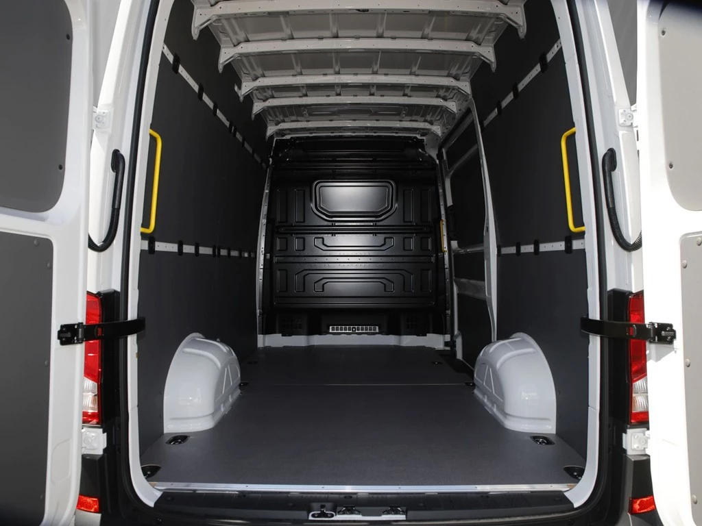 Volkswagen Crafter 35 mittellang Hochdach FWD