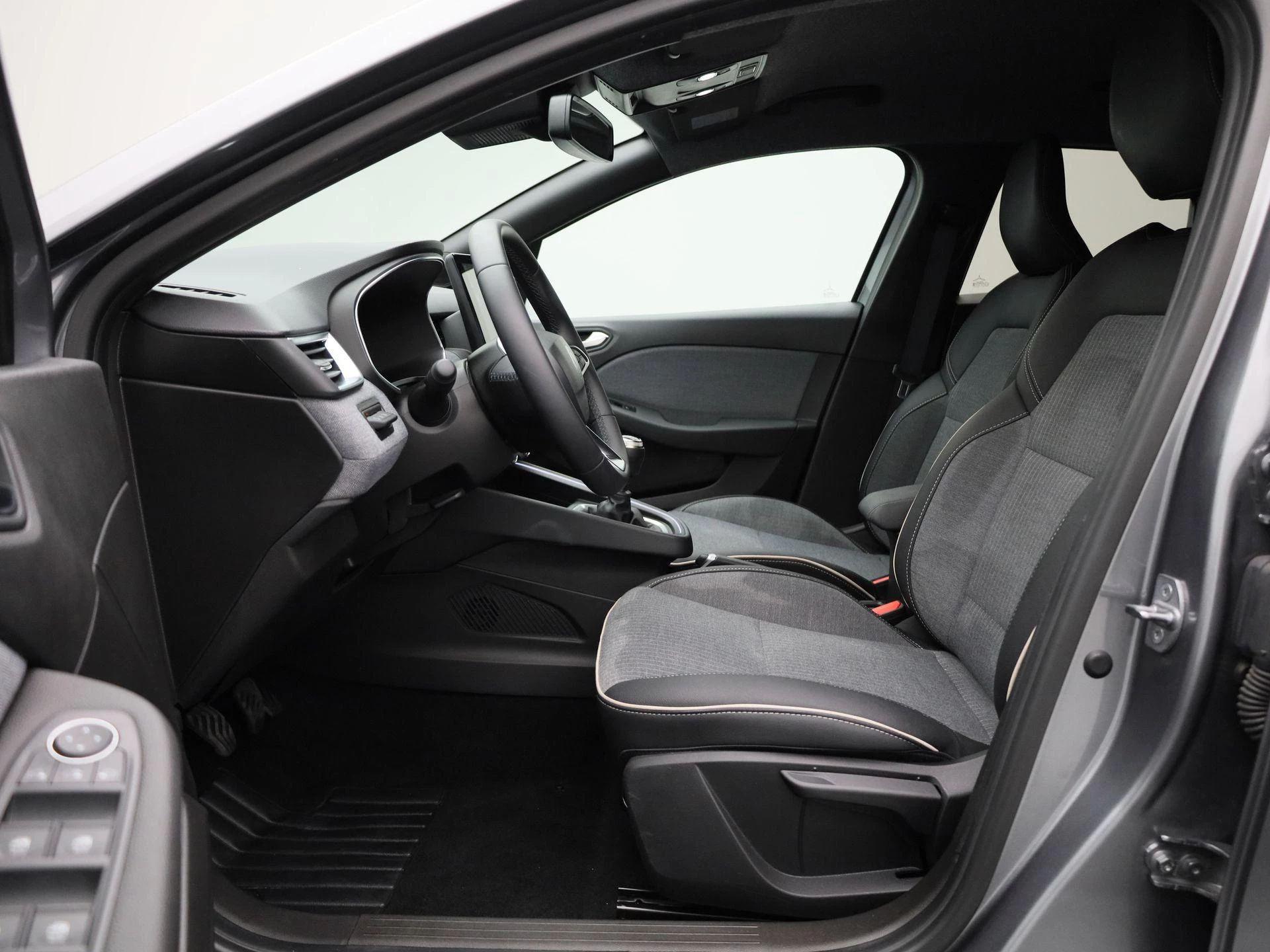 Renault-Clio-image-10