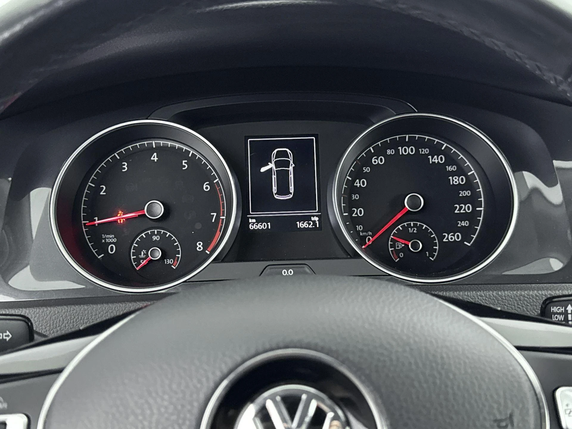 Volkswagen-Golf-image-8