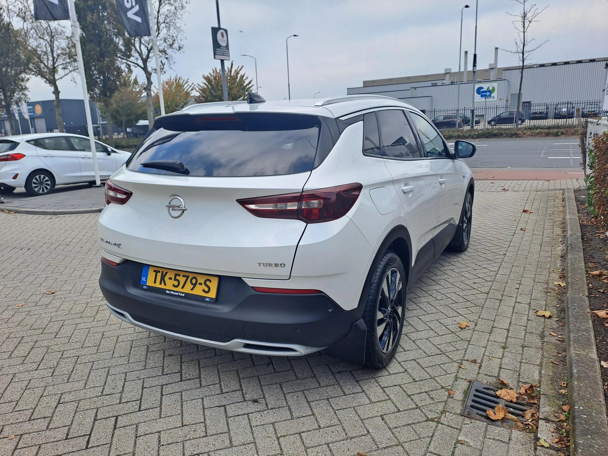 Opel-Grandland X-image-3