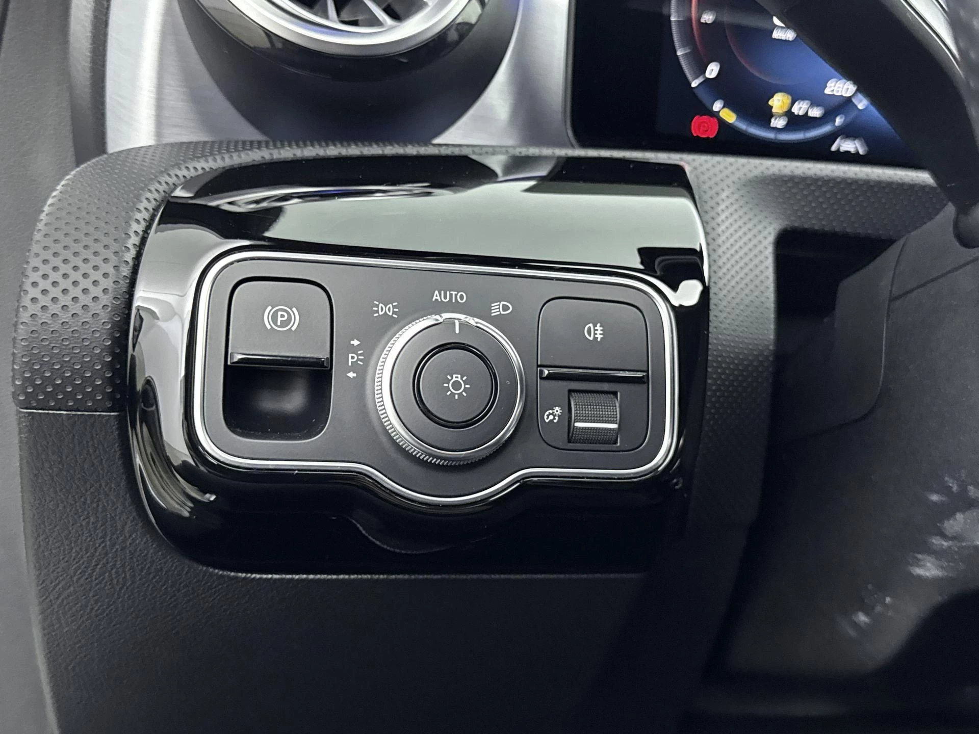 Mercedes-Benz-A-Klasse-image-22