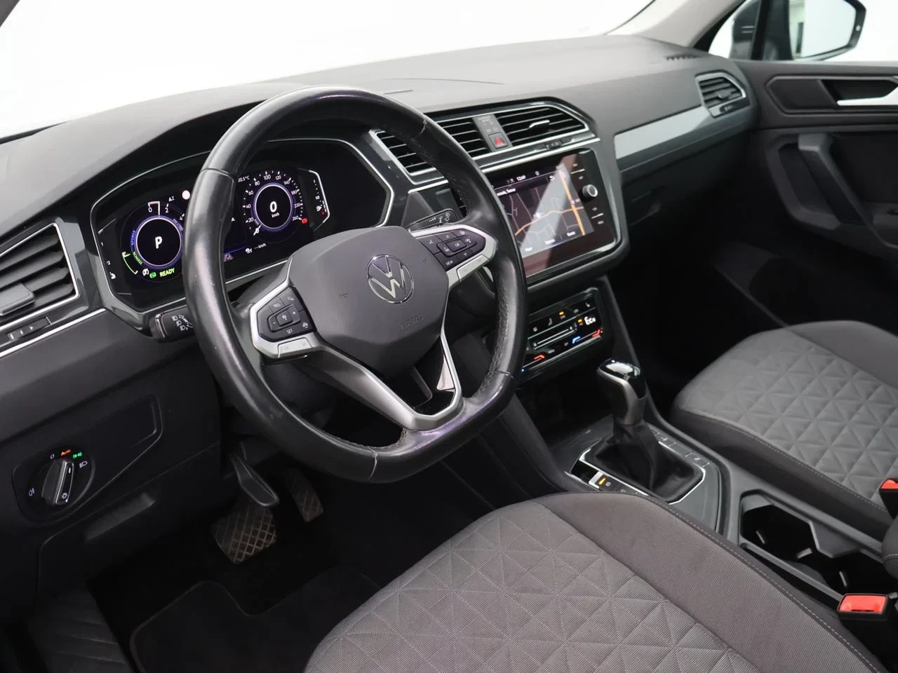 Volkswagen-Tiguan-image-6