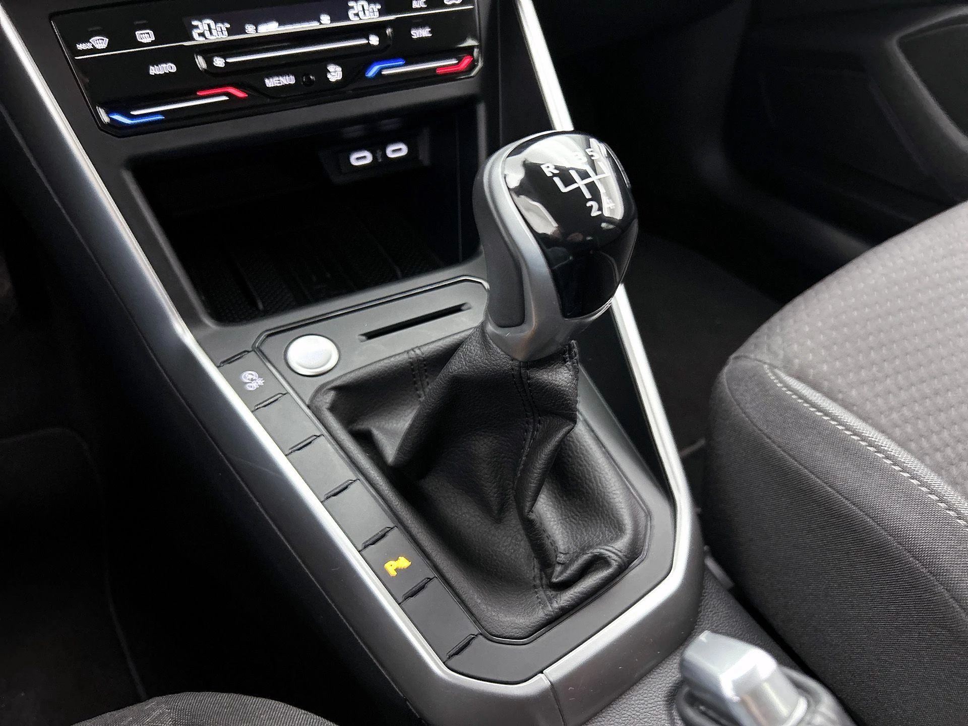 Volkswagen-Taigo-image-18