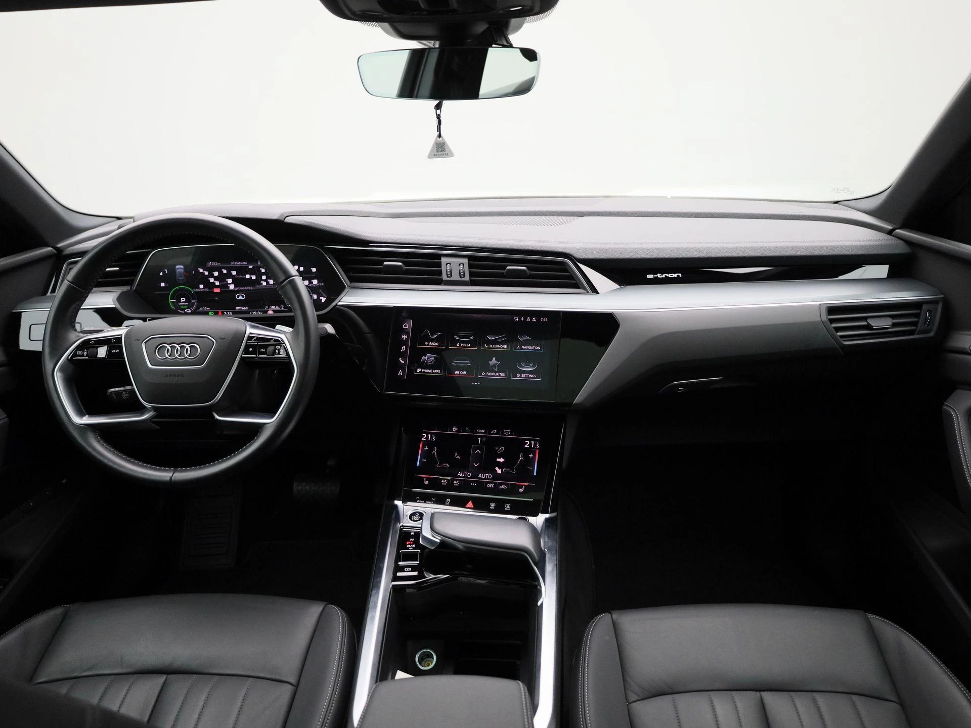 Audi-e-tron-image-40