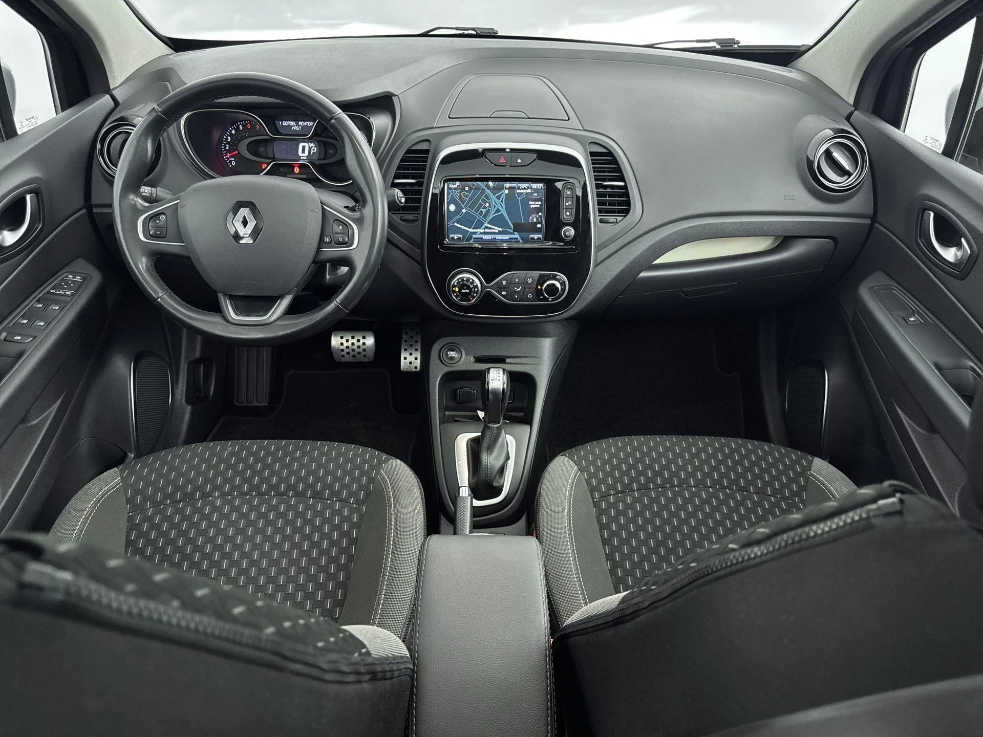 Renault-Captur-image-17