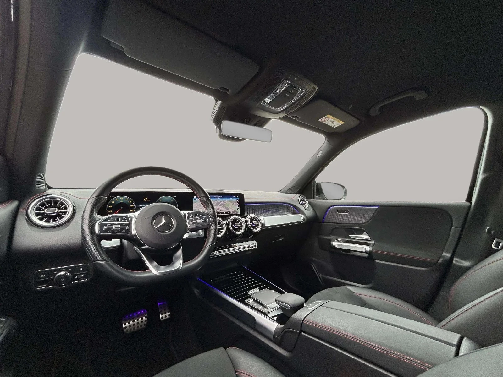 Mercedes-Benz-EQB-image-11