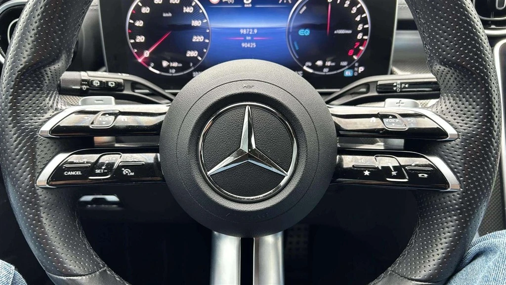 Mercedes-Benz-C-Klasse-image-13