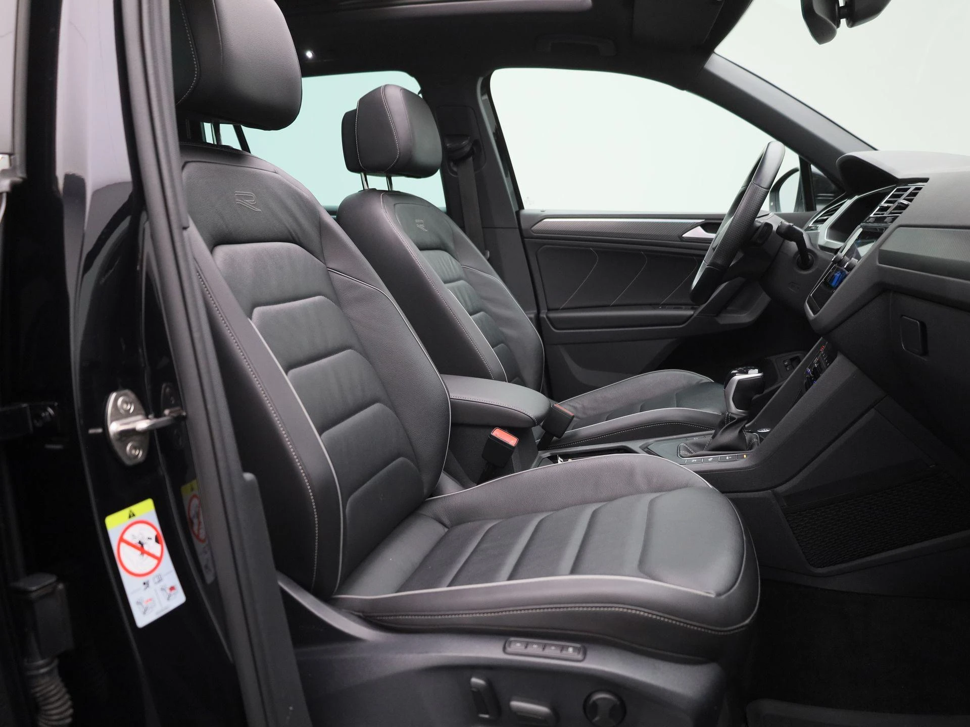 Volkswagen-Tiguan-image-39