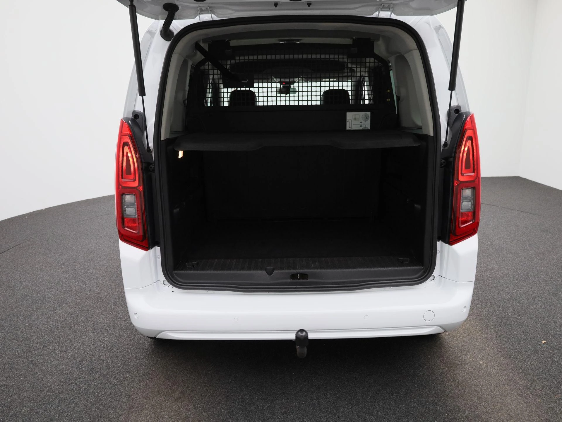 Opel-Combo Life-image-11