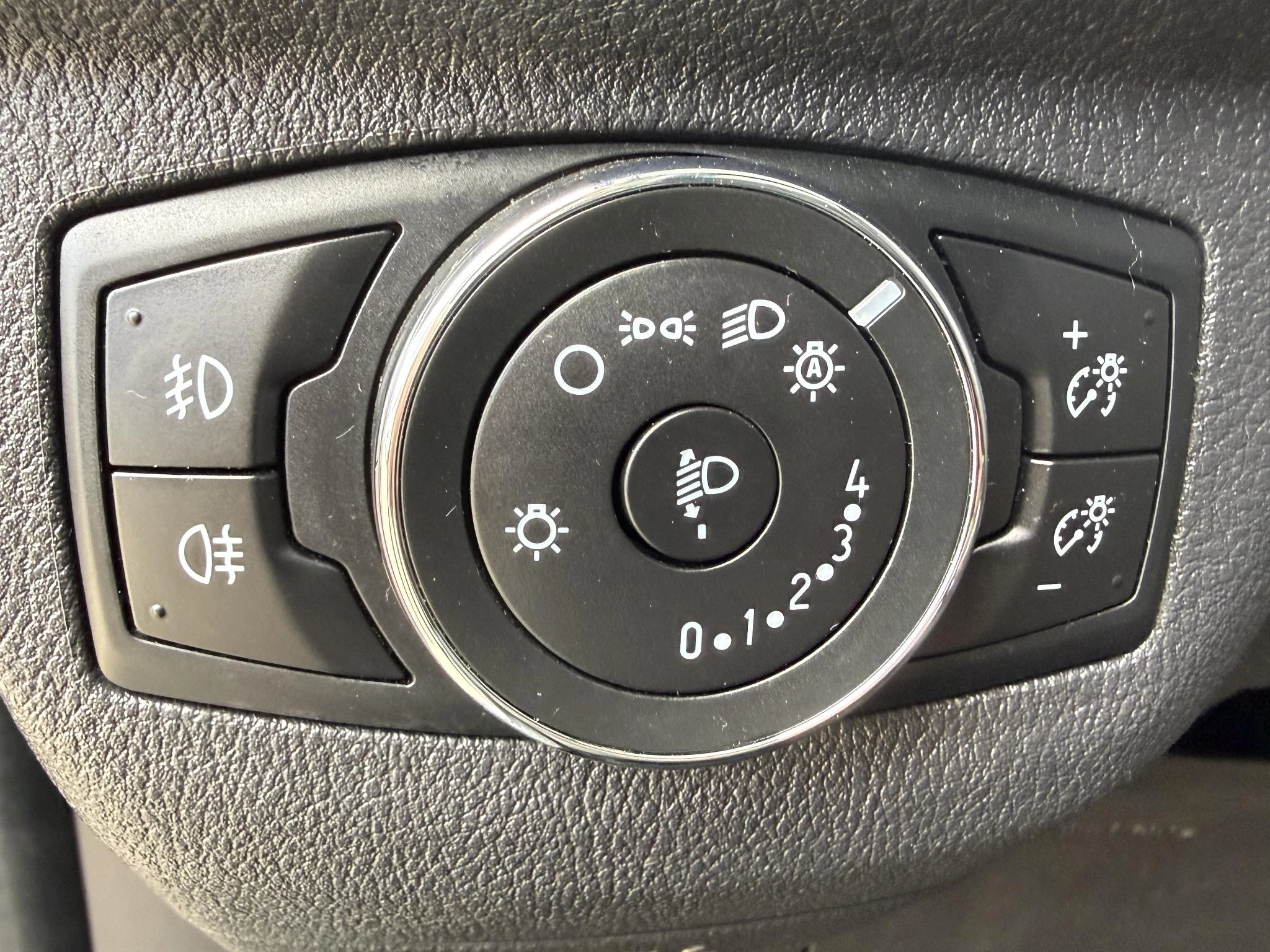 Ford Tourneo Courier 1.0 100pk Titanium