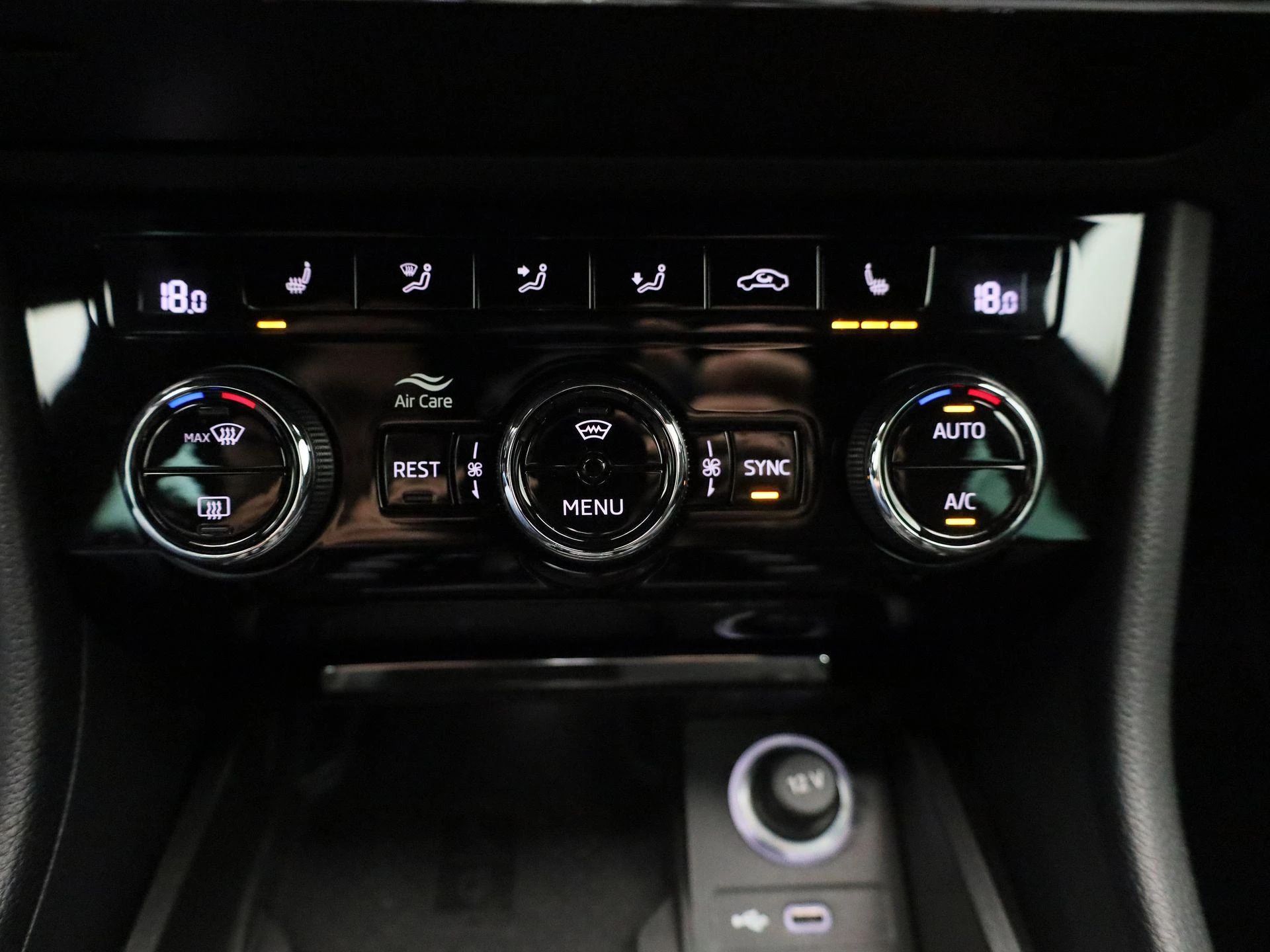Škoda Superb Combi 1.4 TSI iV Sportline Business