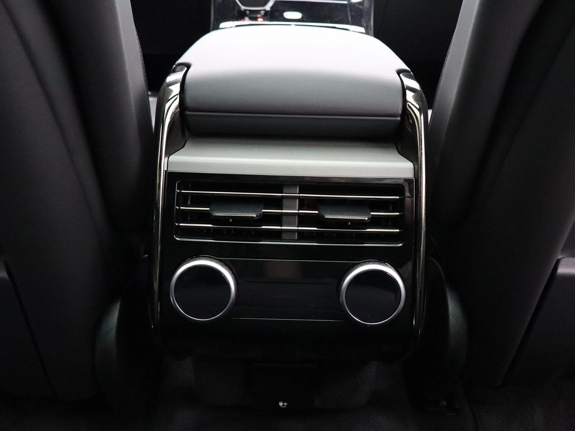 Land Rover-Range Rover Sport-image-38