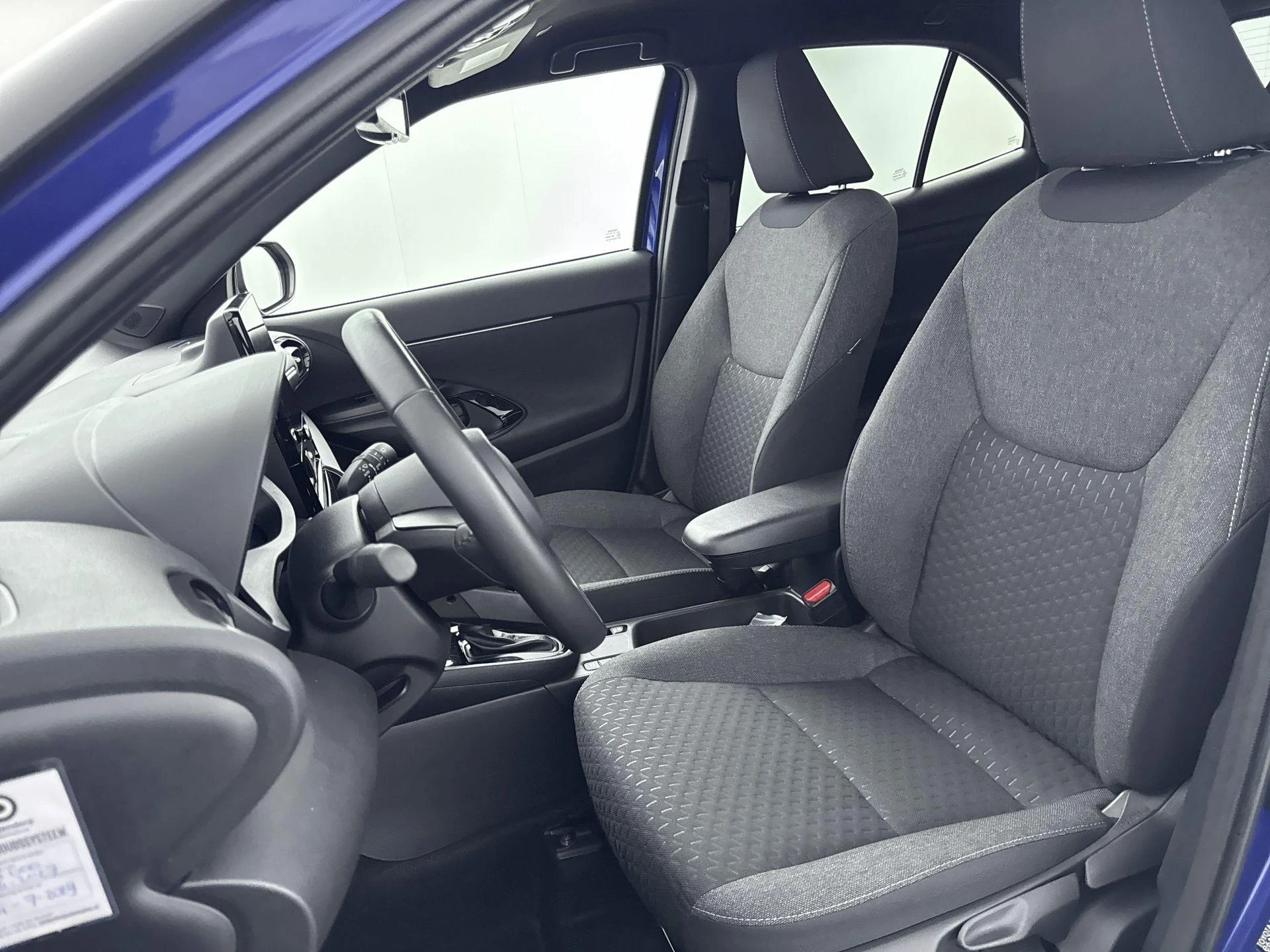 Toyota-Yaris Cross-image-23