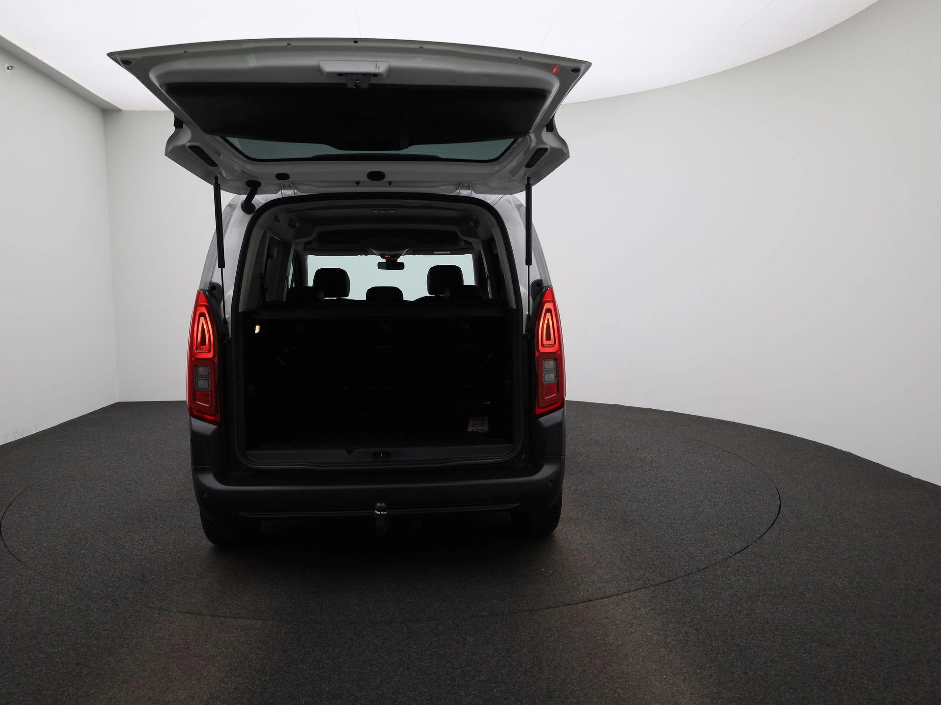 Opel-Combo Life-image-10