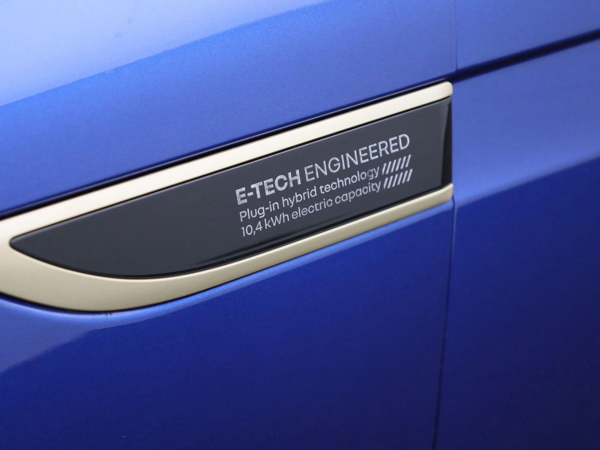 Renault-Megane E-Tech-image-14