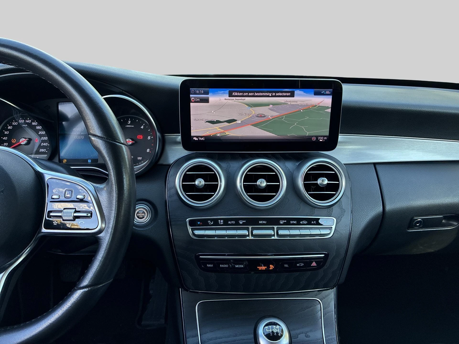 Mercedes-Benz-C-Klasse-image-11