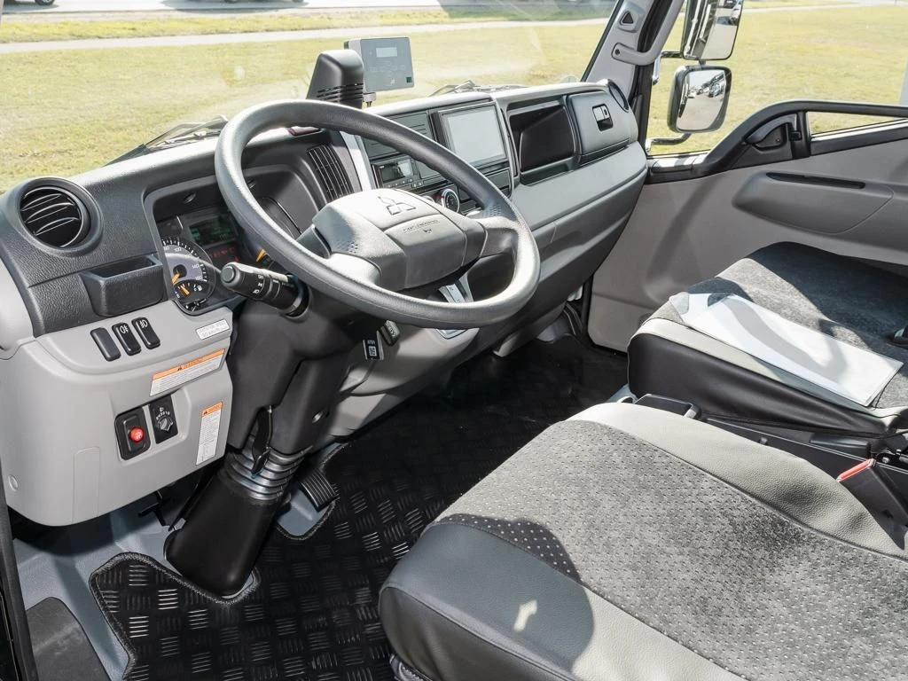 FUSO-Canter-image-6