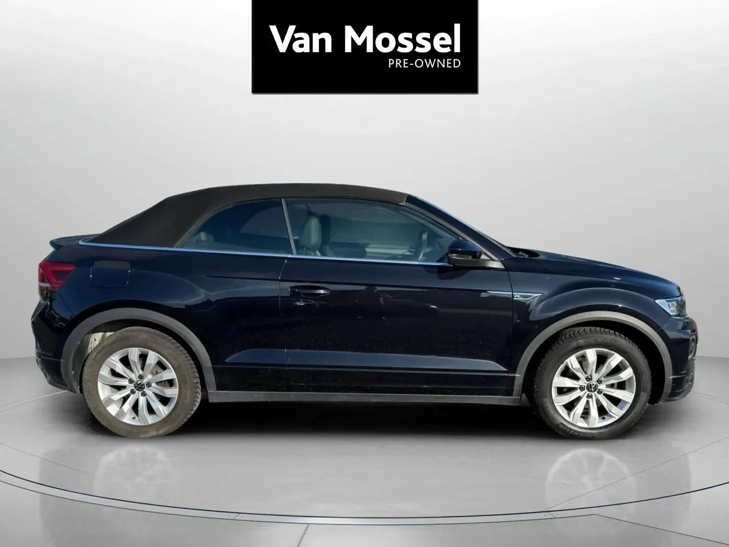 Volkswagen-T-Roc-image-3