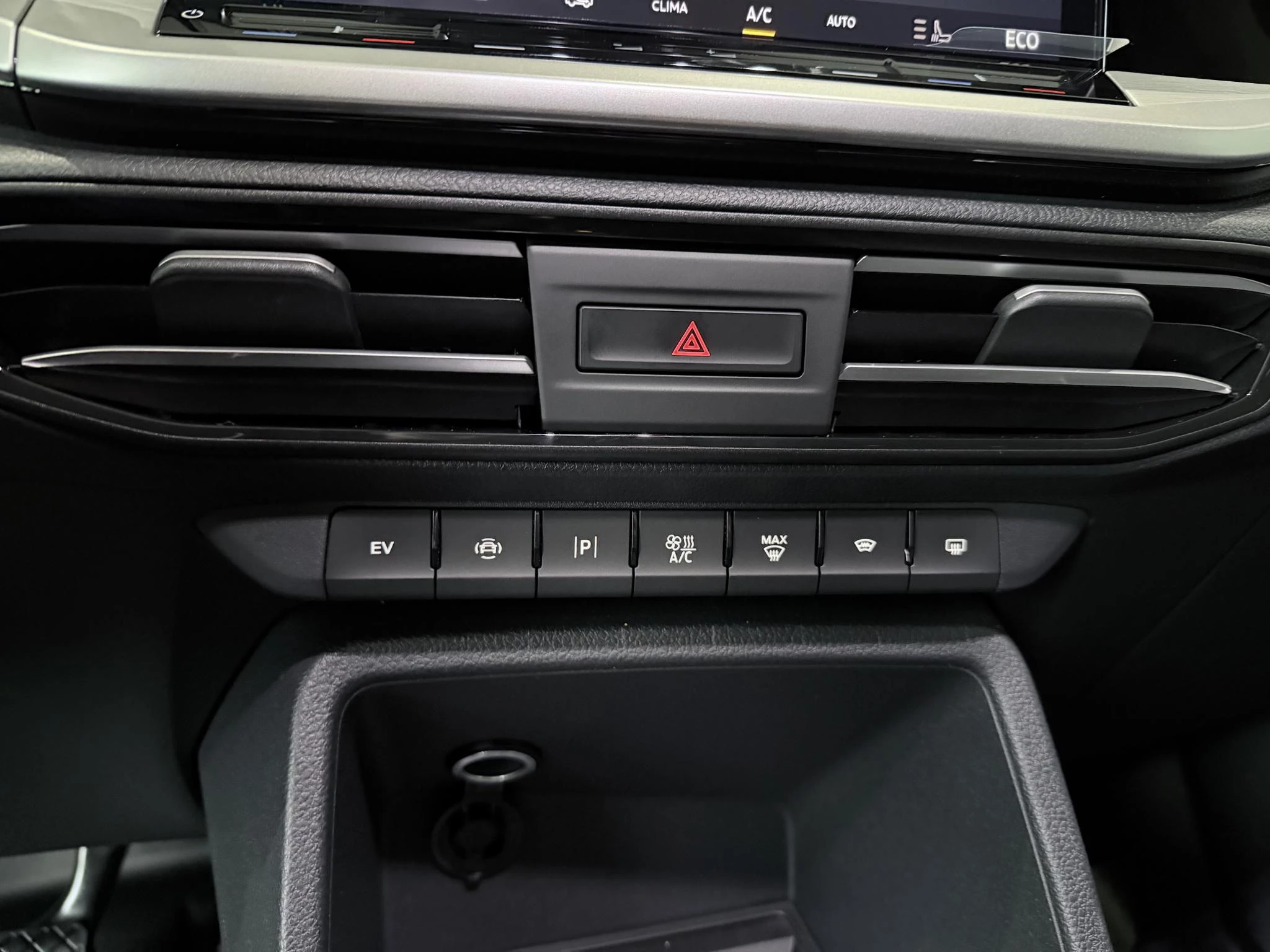 Ford-Transit Connect-image-15