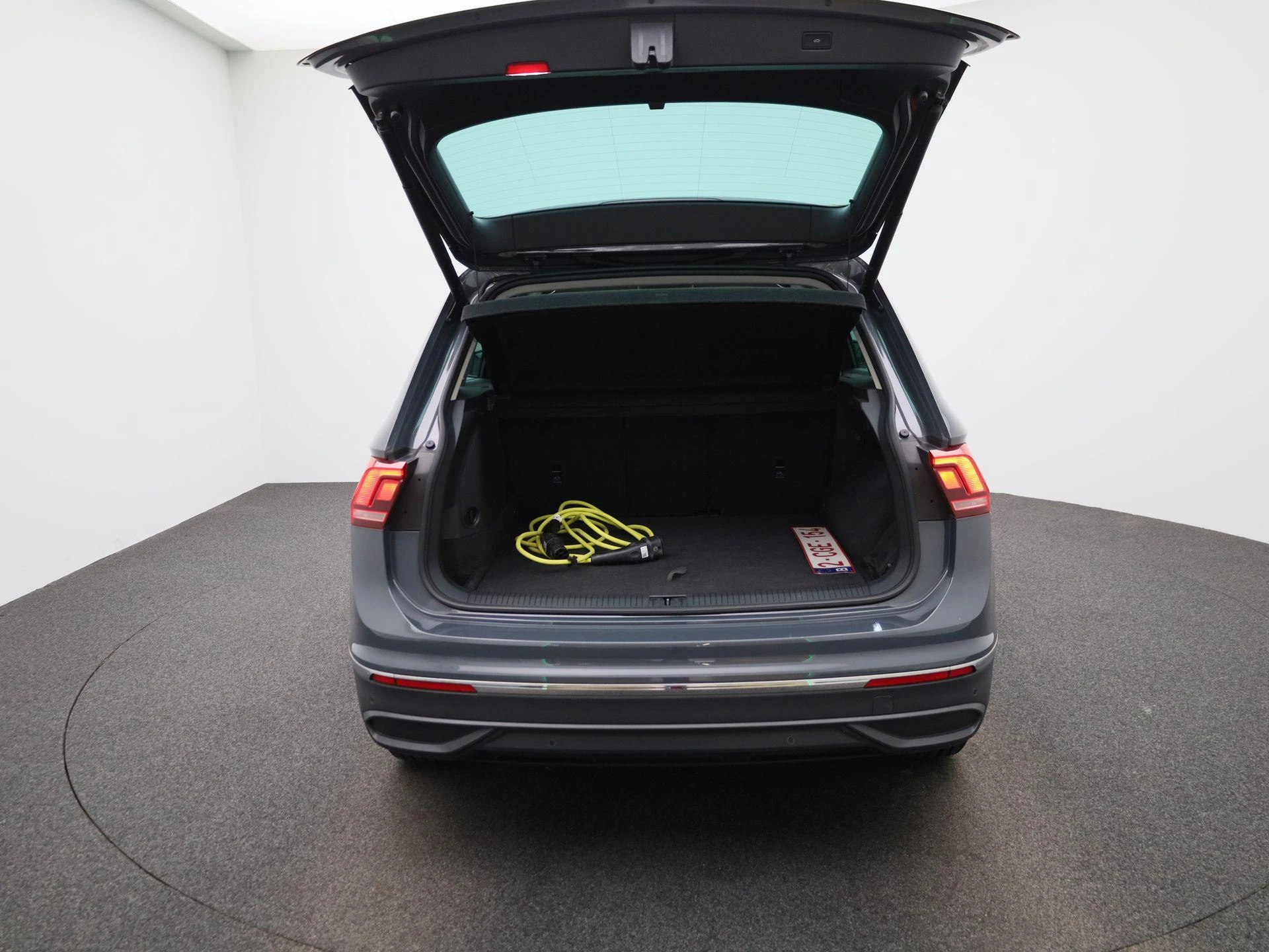 Volkswagen-Tiguan-image-11
