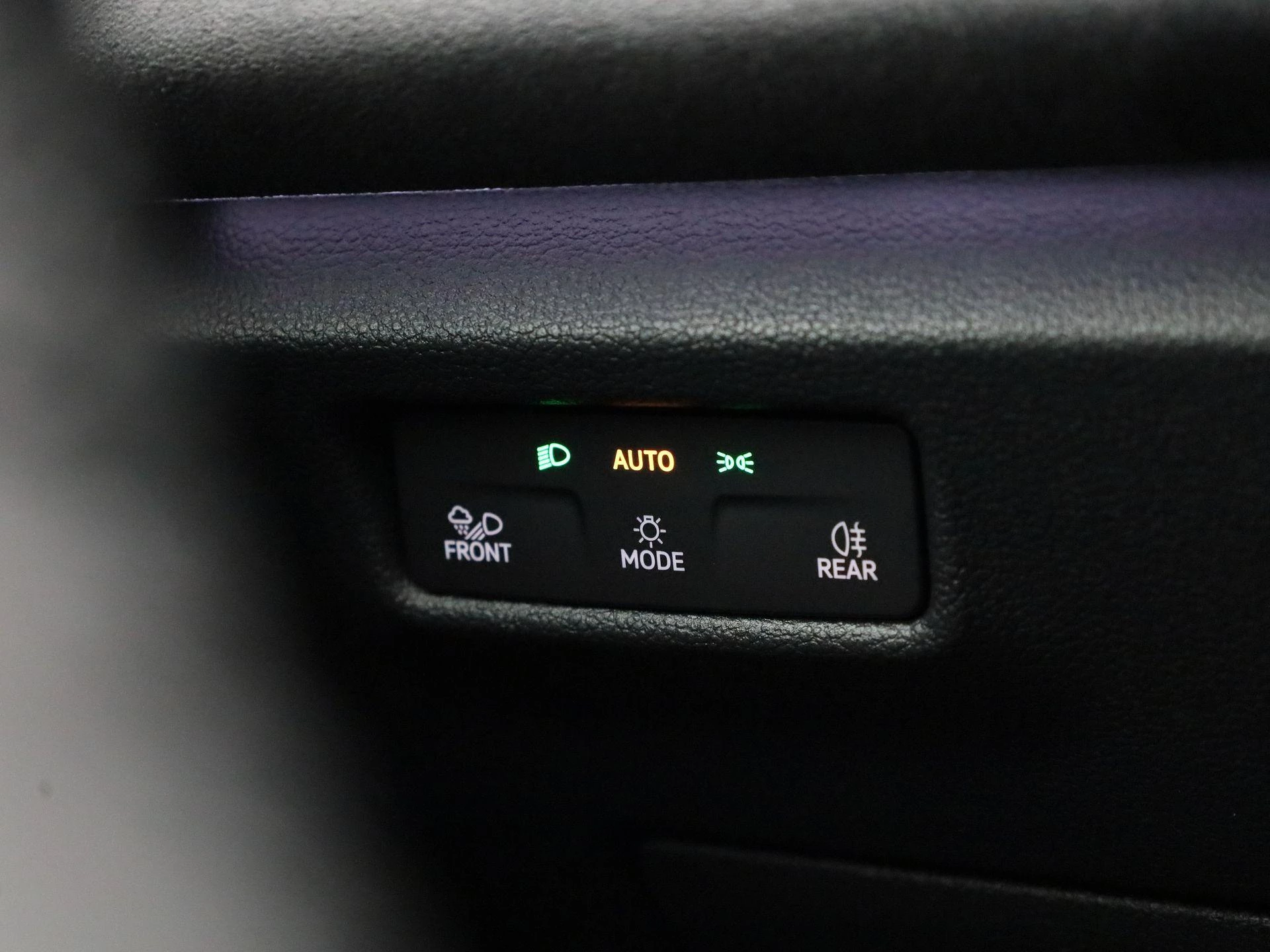 Volkswagen-Tiguan-image-36