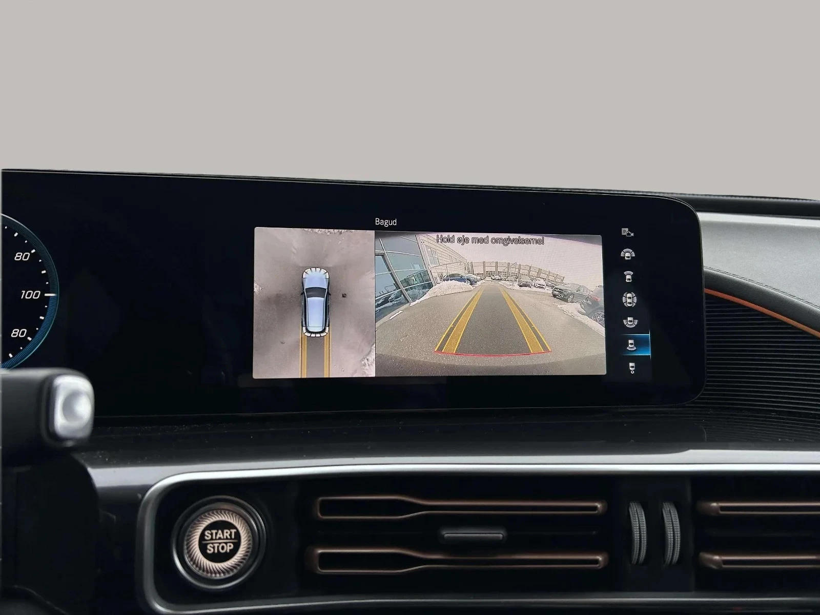 Mercedes-Benz-EQC-image-18