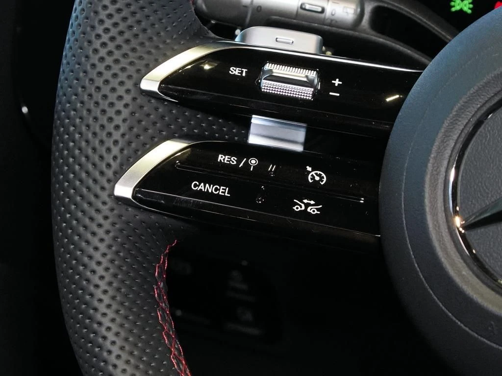 Mercedes-Benz-CLA 200-image-11
