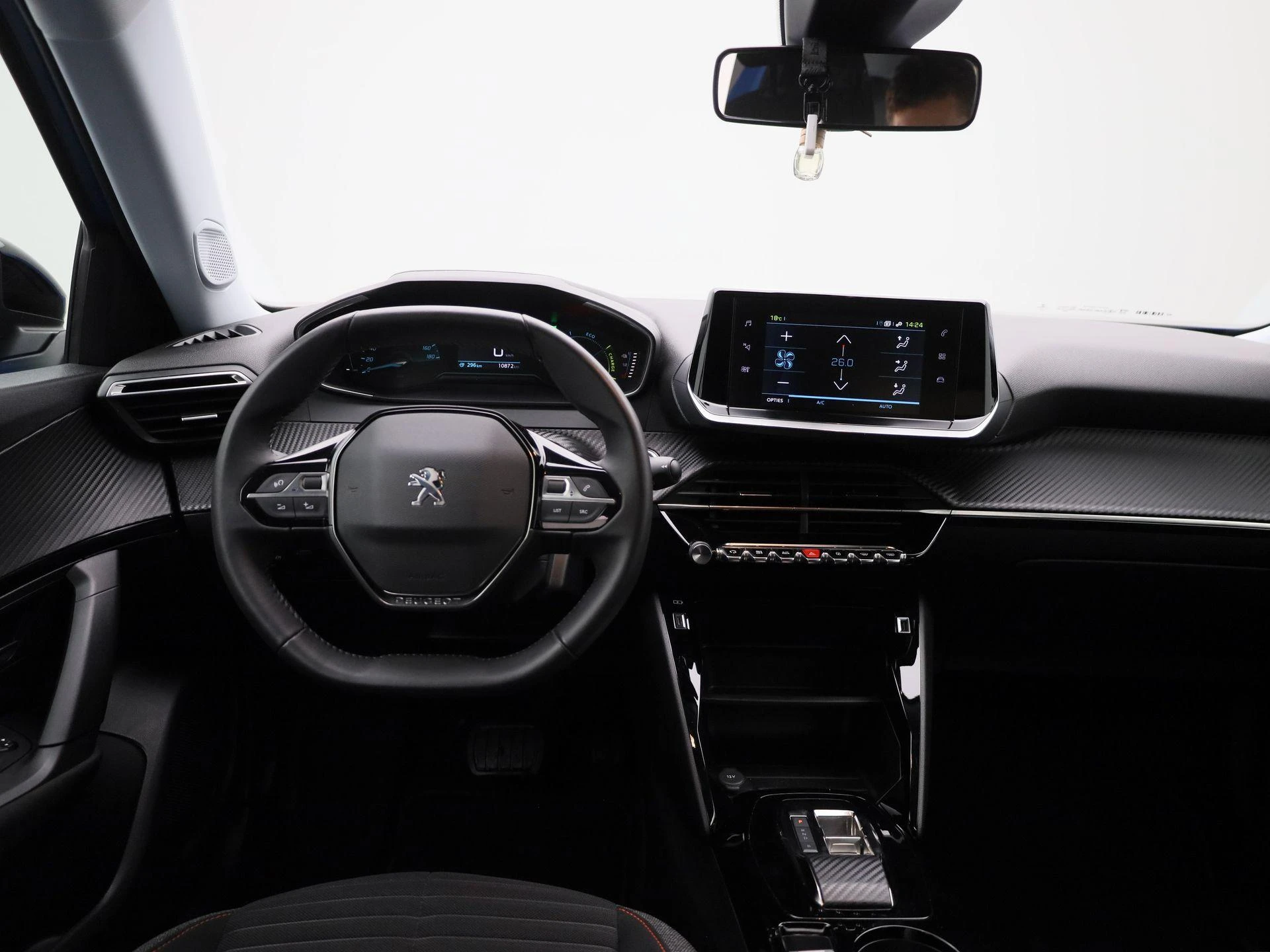 Peugeot-e-2008-image-6