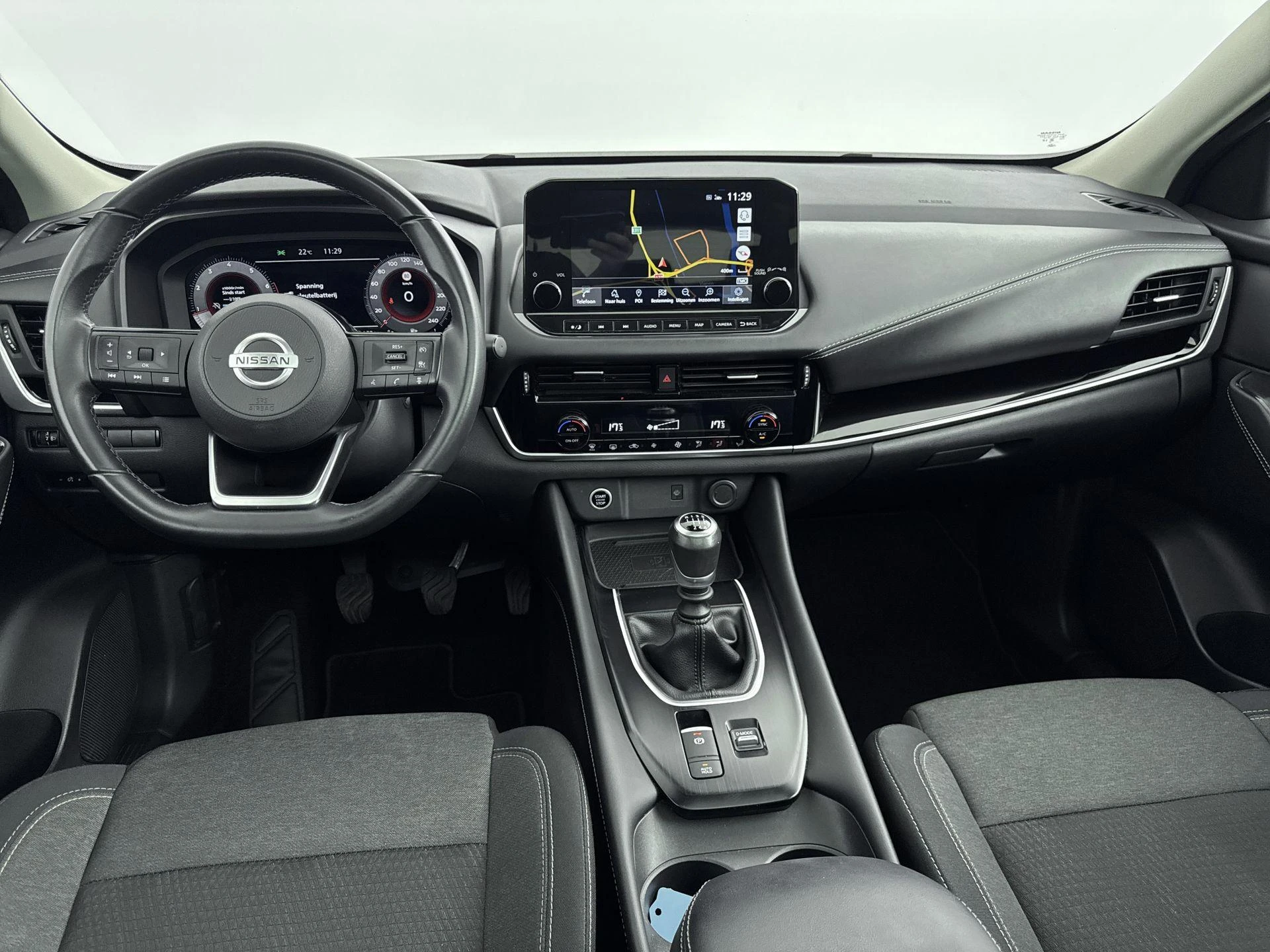 Nissan-QASHQAI-image-18