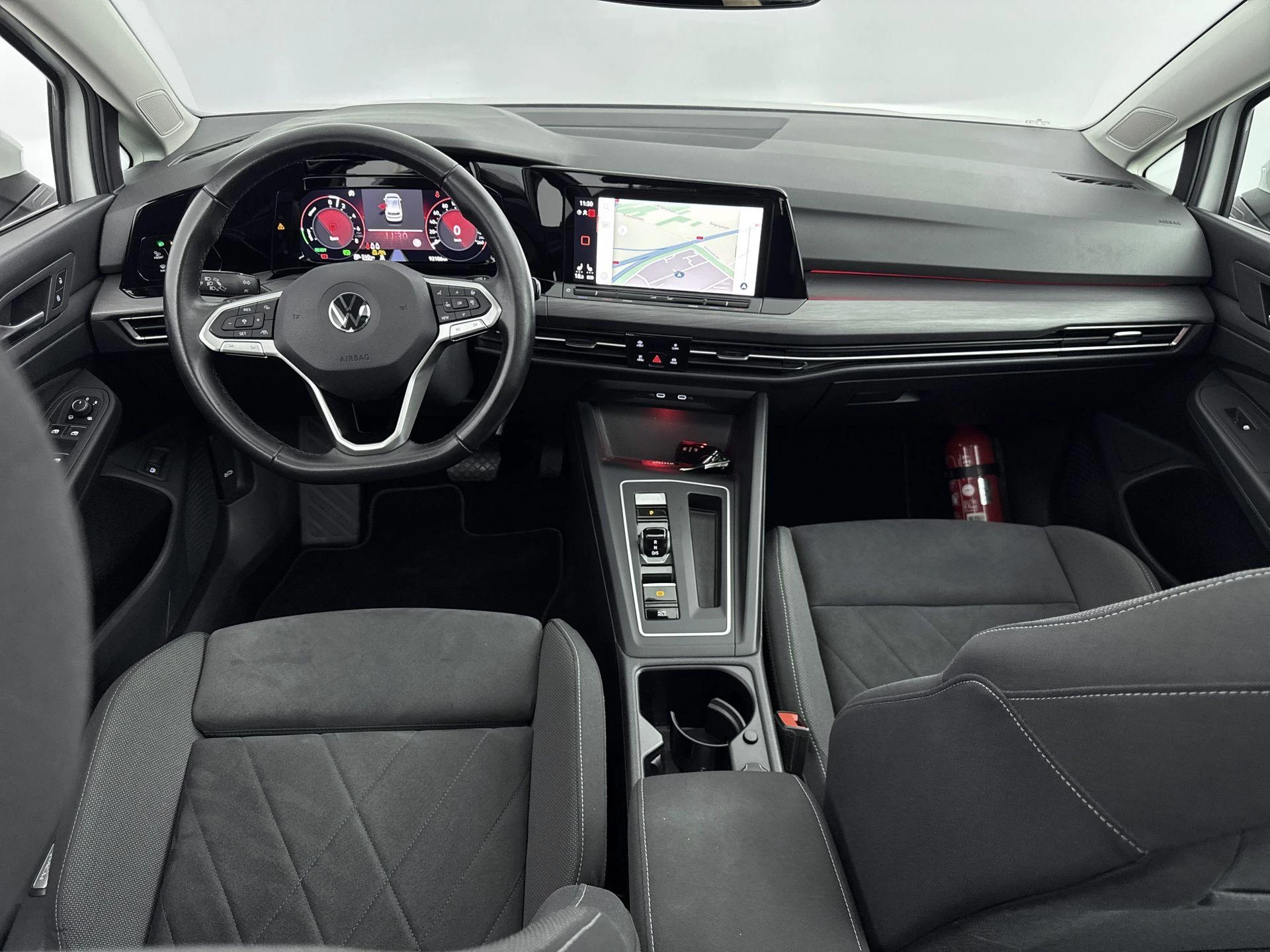 Volkswagen-Golf-image-18