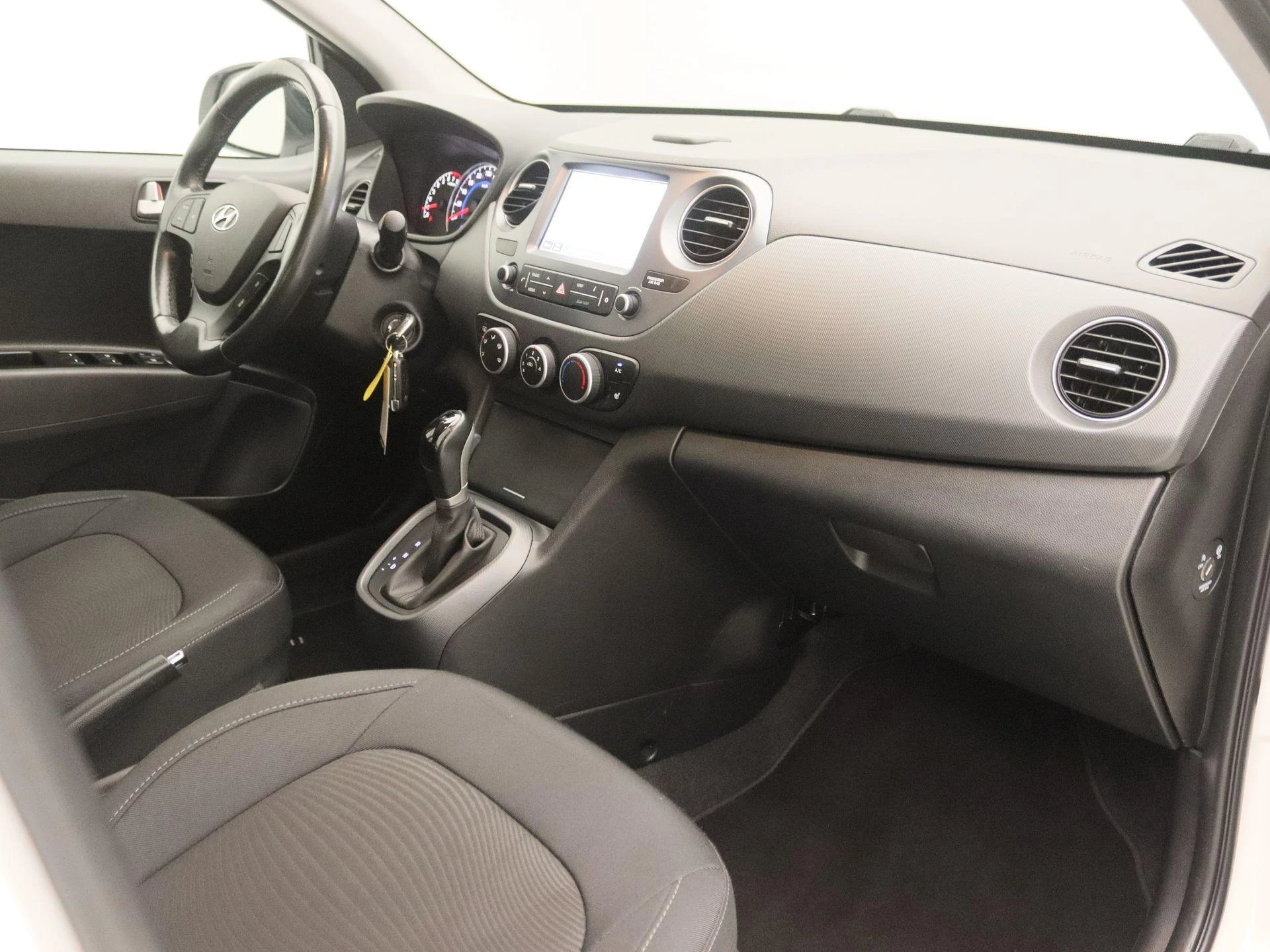 Hyundai-i10-image-21
