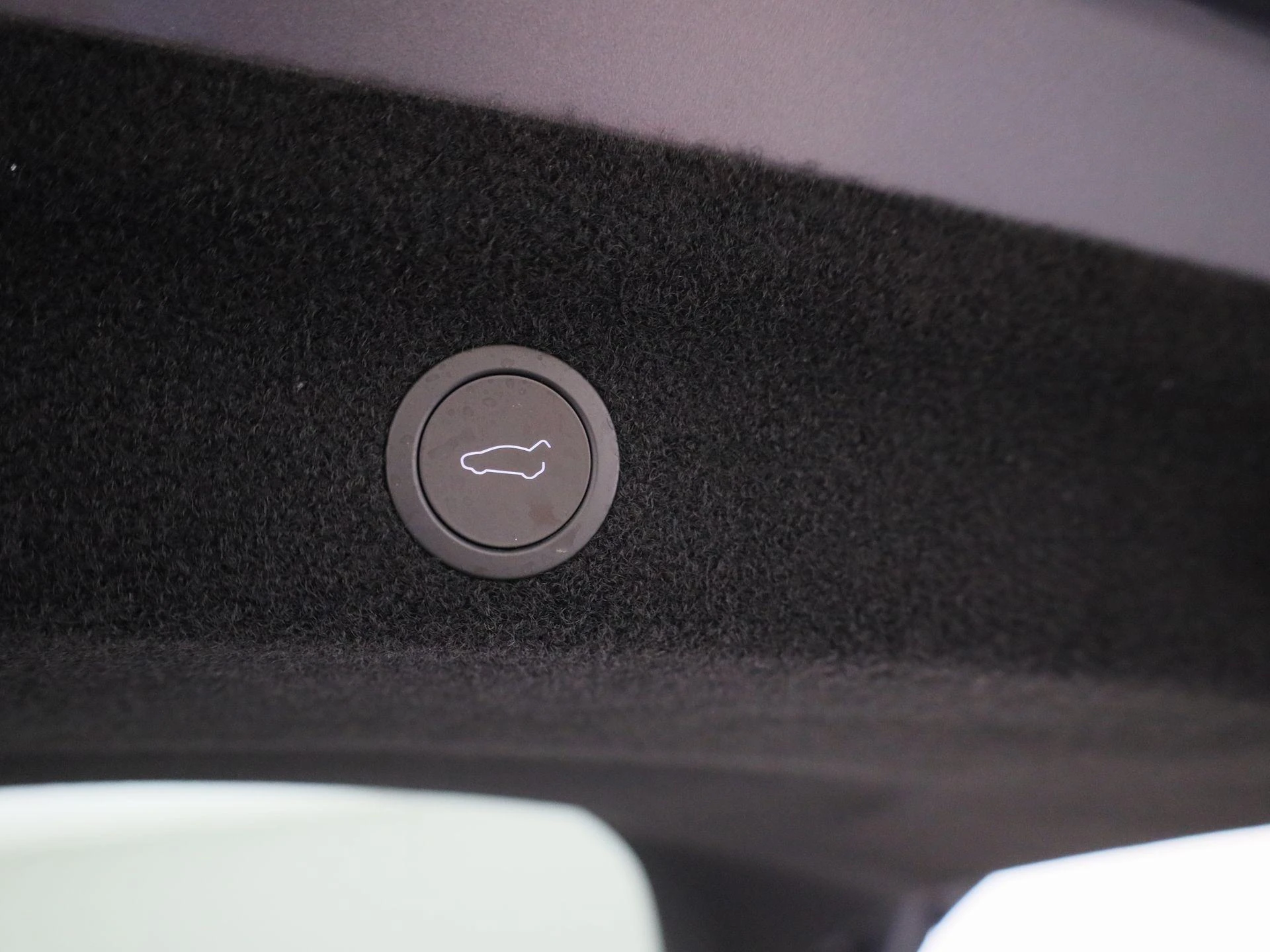 Tesla-Model Y-image-12