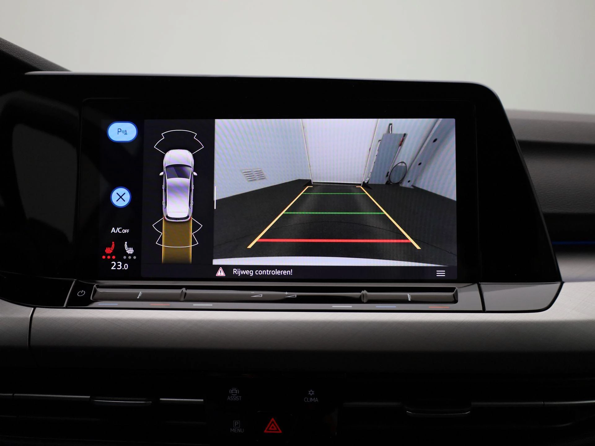 Volkswagen-Golf-image-28