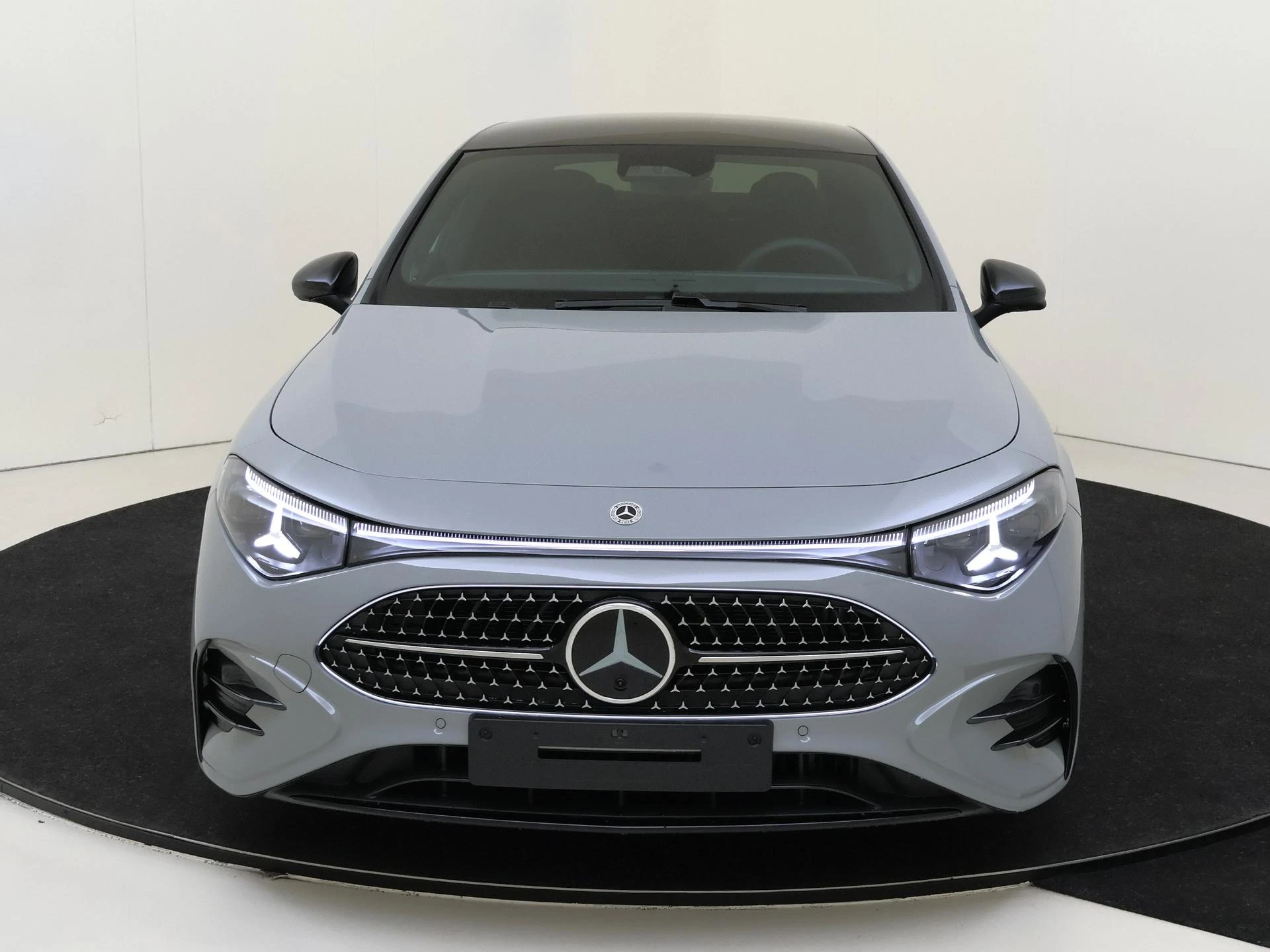 Mercedes-Benz-CLA-image-4