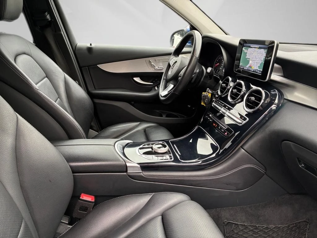 Mercedes-Benz-GLC 350 d-image-14