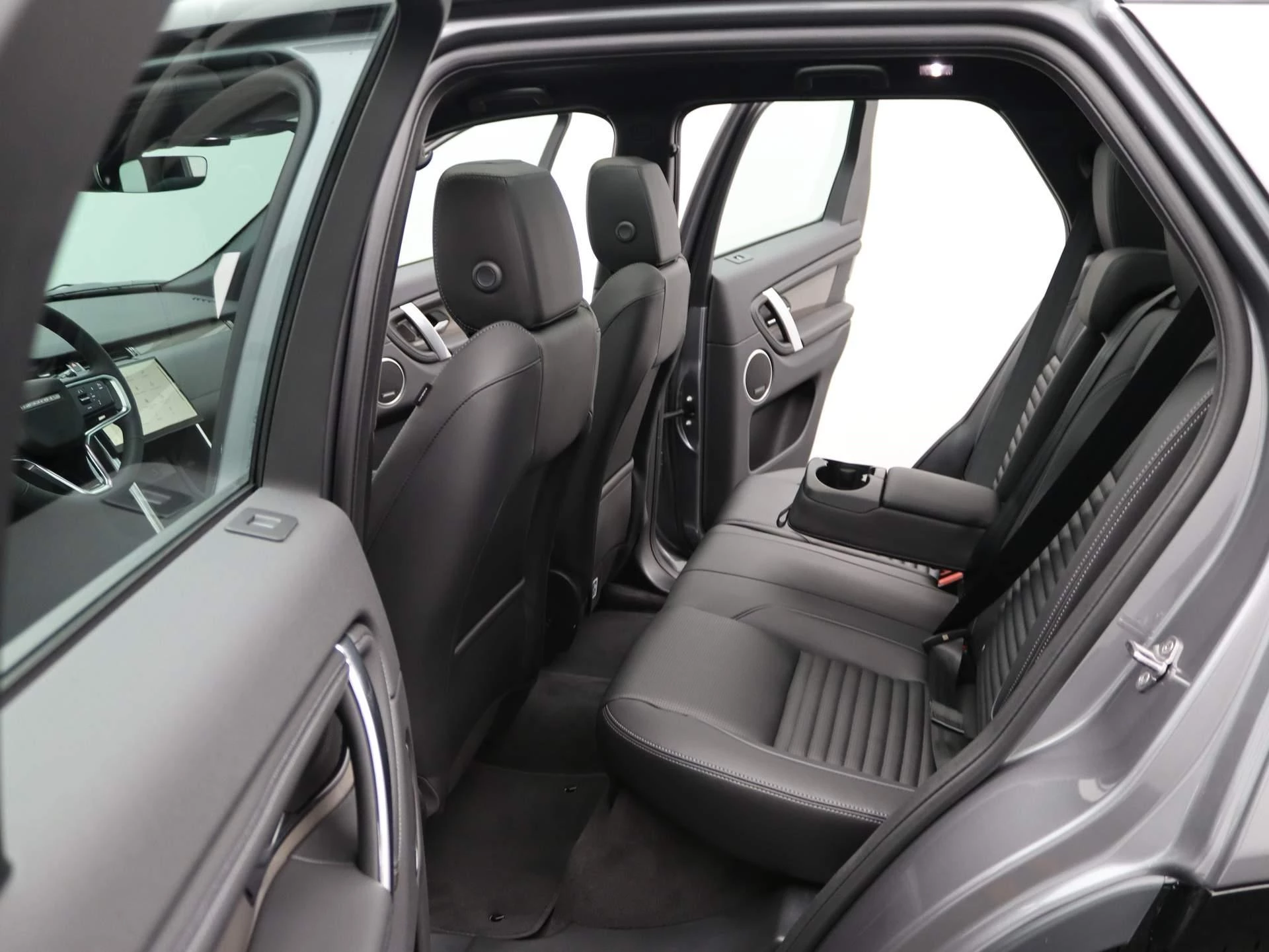 Land Rover-Discovery Sport-image-11