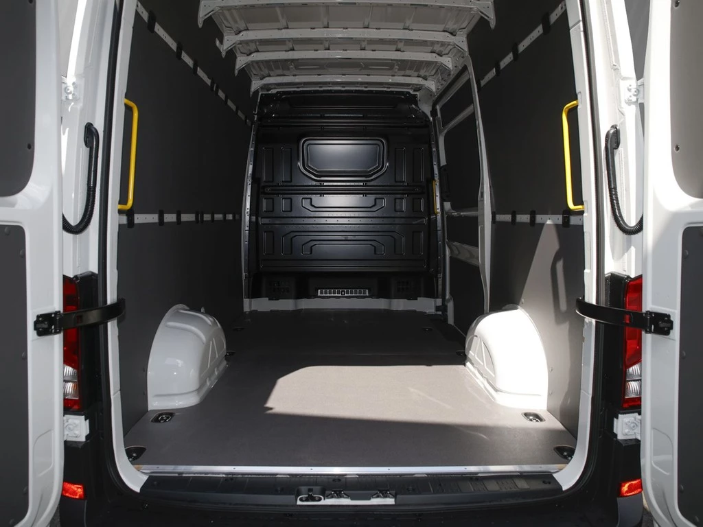 Volkswagen Crafter 35 mittellang Hochdach FWD