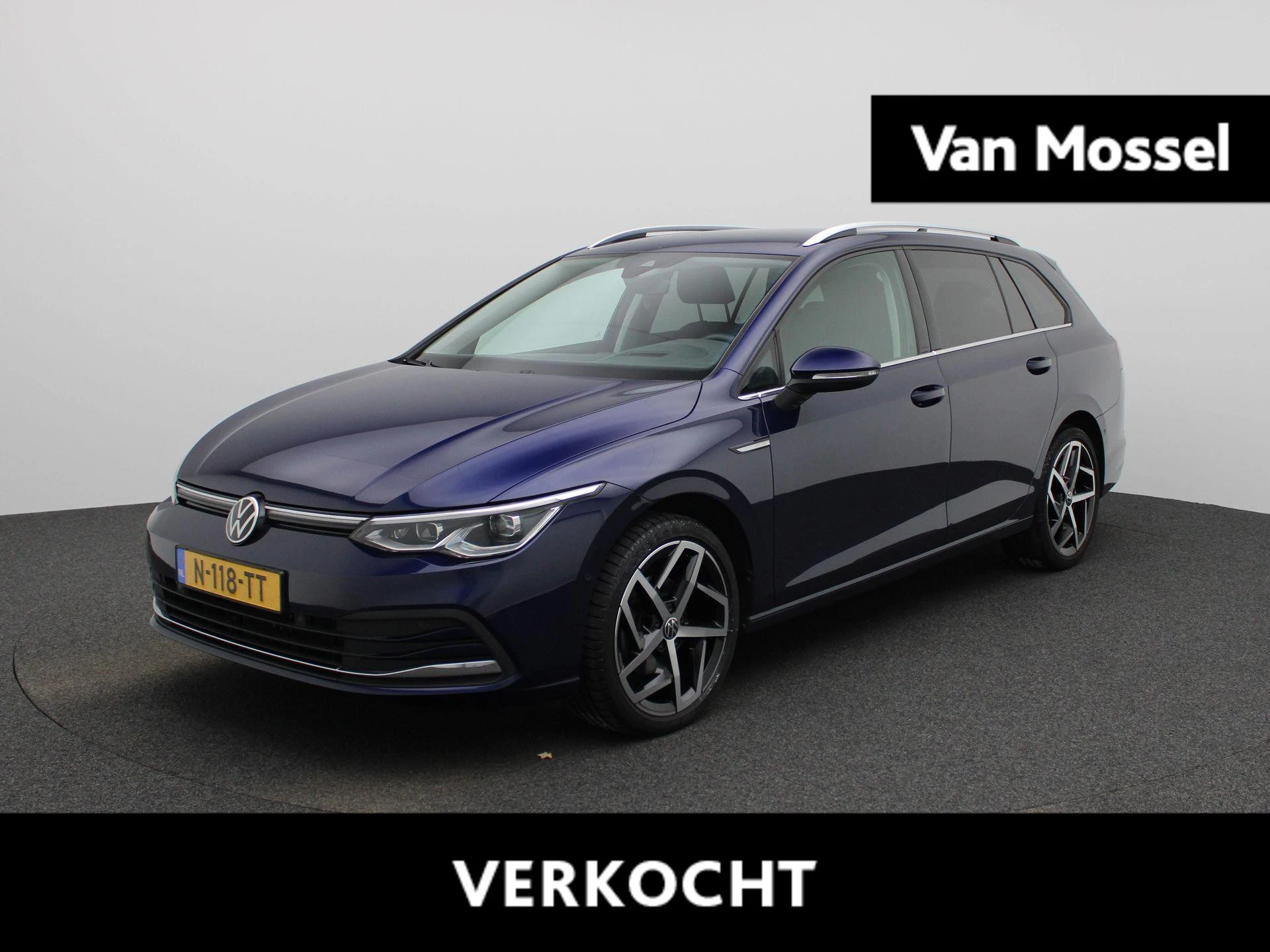 Volkswagen-Golf-image-0