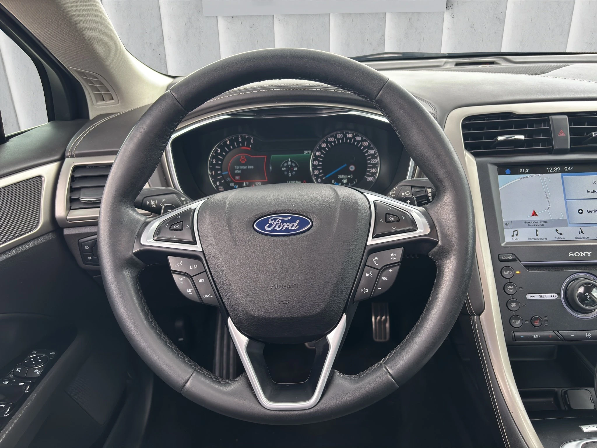Ford-Mondeo-image-10