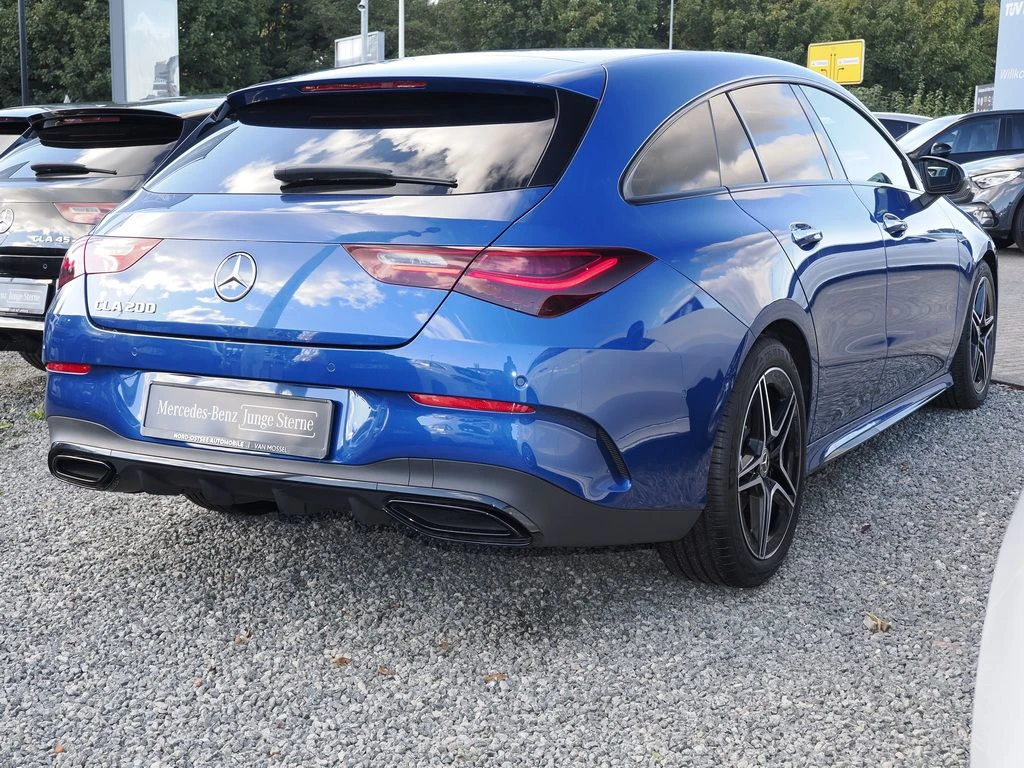 Mercedes-Benz-CLA 200-image-5