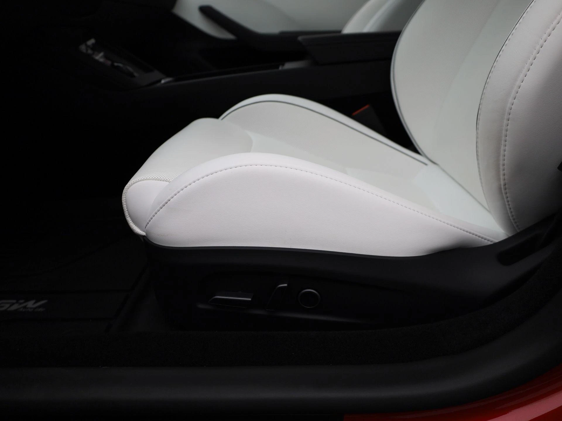Tesla-Model 3-image-25