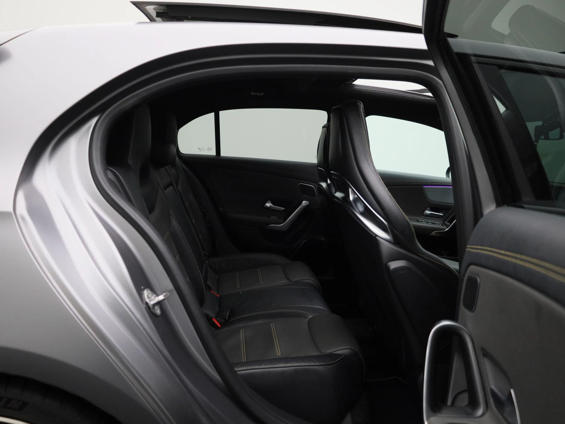 Mercedes-Benz A-Klasse AMG 45 S 4MATIC+ Edition 1