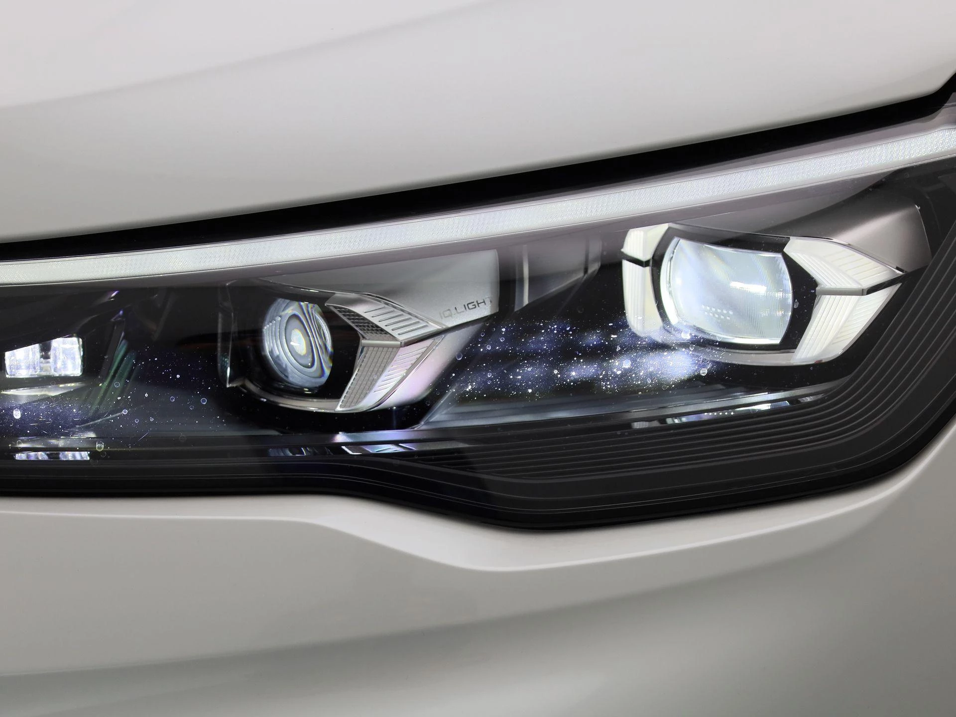 Volkswagen Tiguan 1.5 eHybrid R-Line Edition 272 PK |