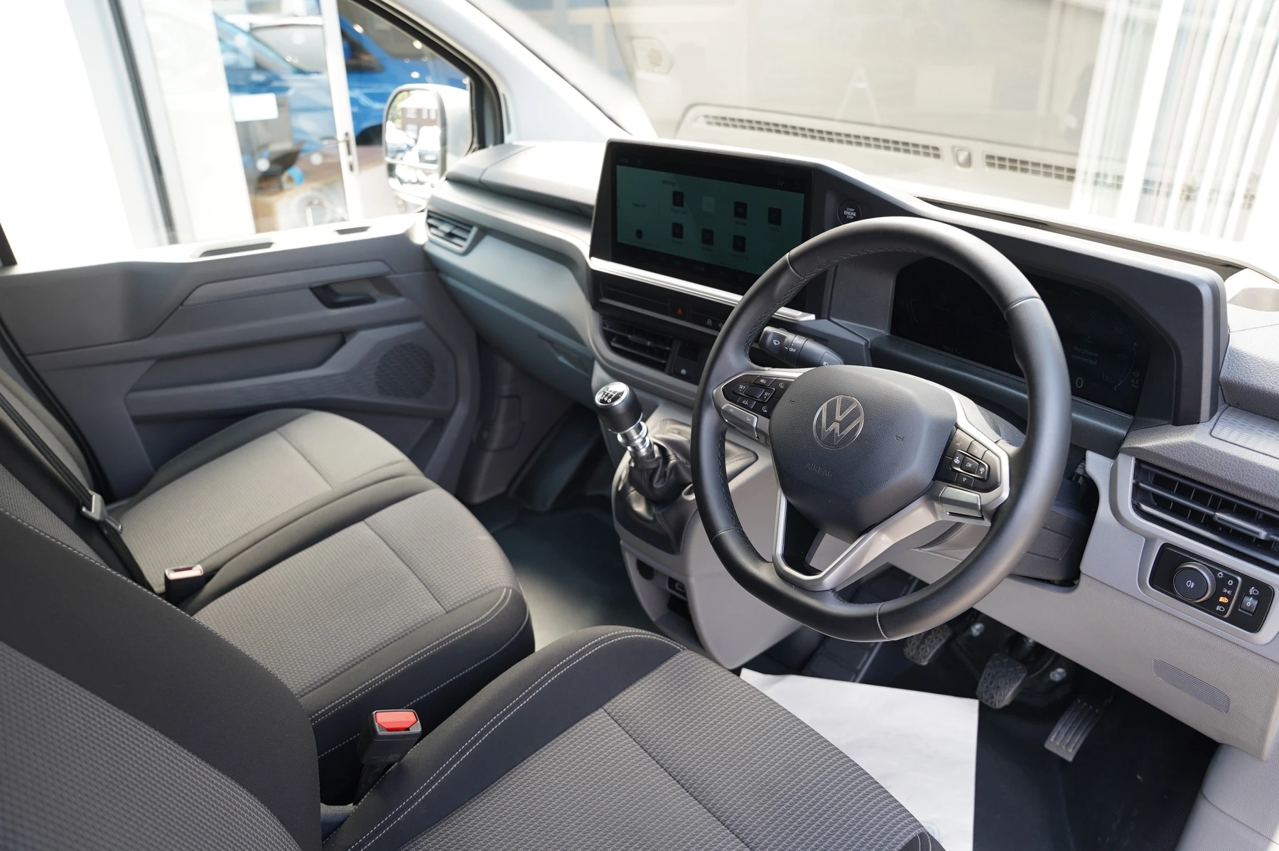 Volkswagen-Transporter-image-5