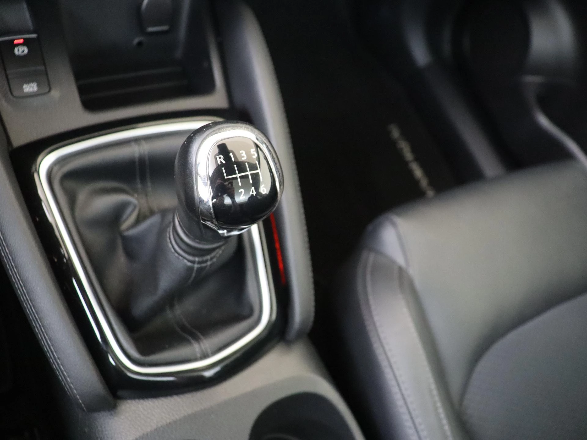 Nissan-QASHQAI-image-14